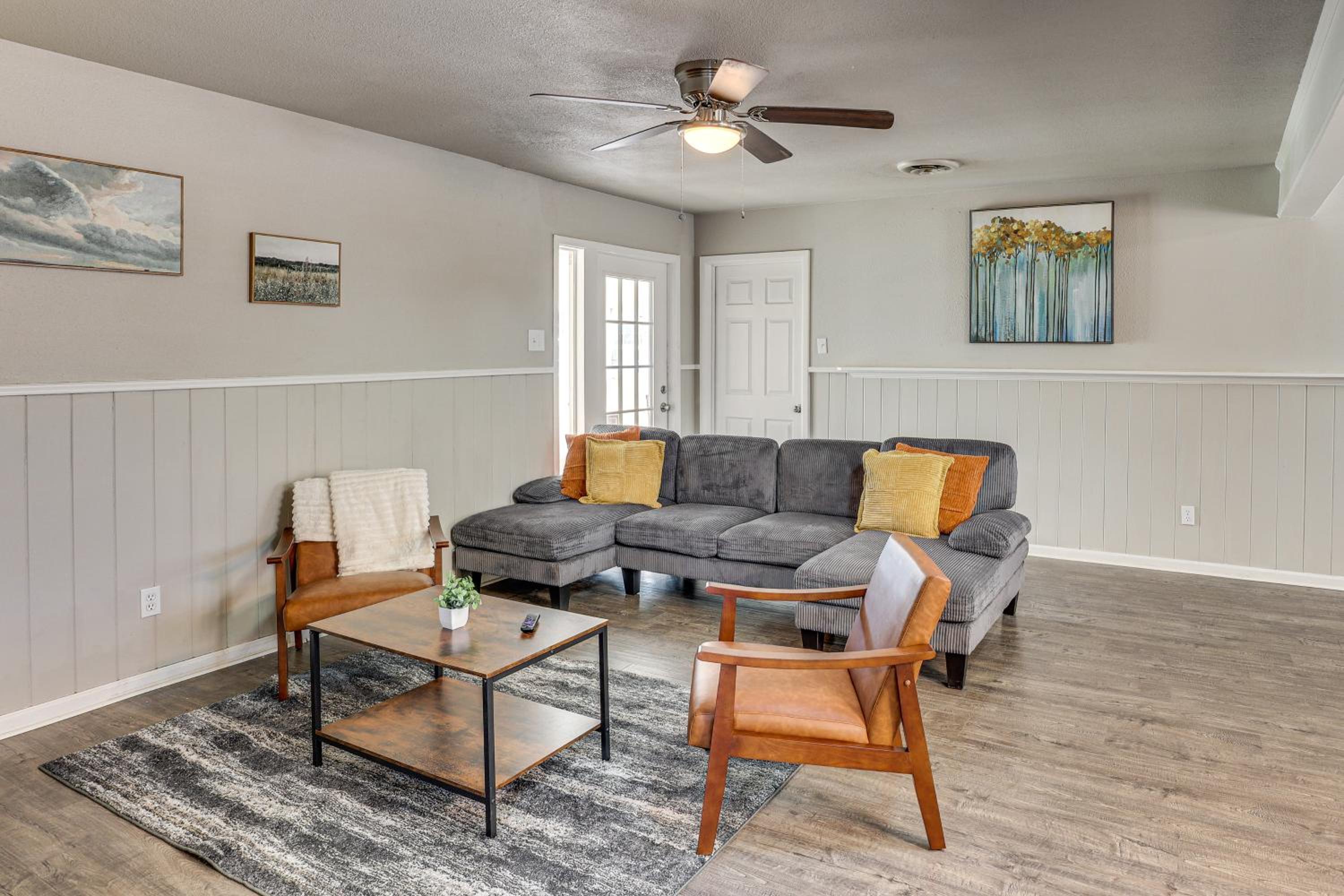 3 Mi to Texas Tech Cozy Home with Private Yard!