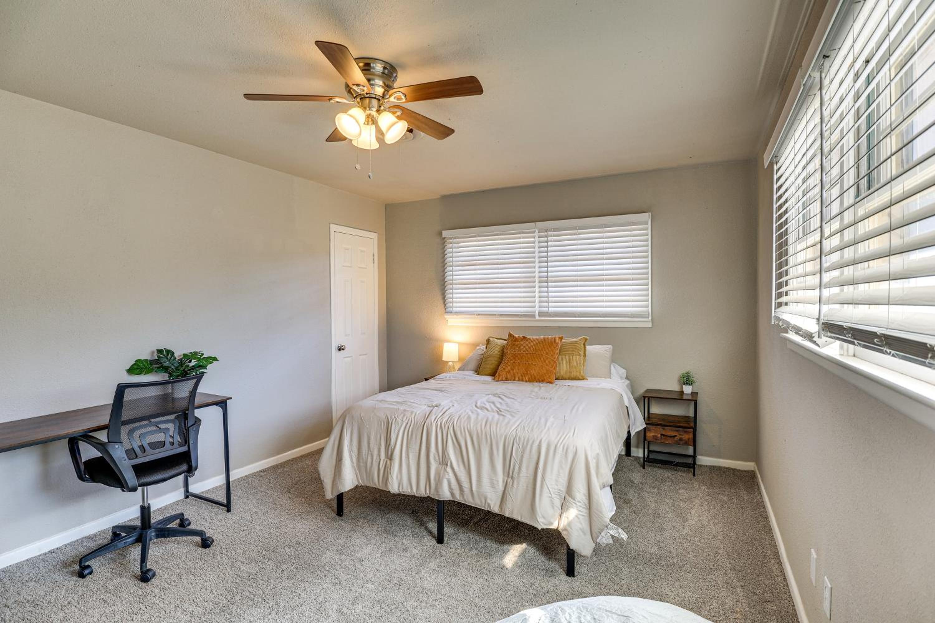 3 Mi to Texas Tech Cozy Home with Private Yard!