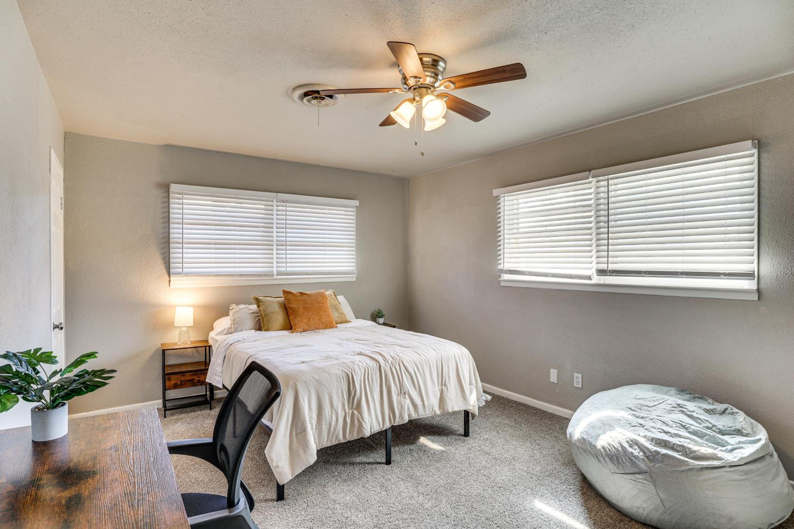 3 Mi to Texas Tech Cozy Home with Private Yard!