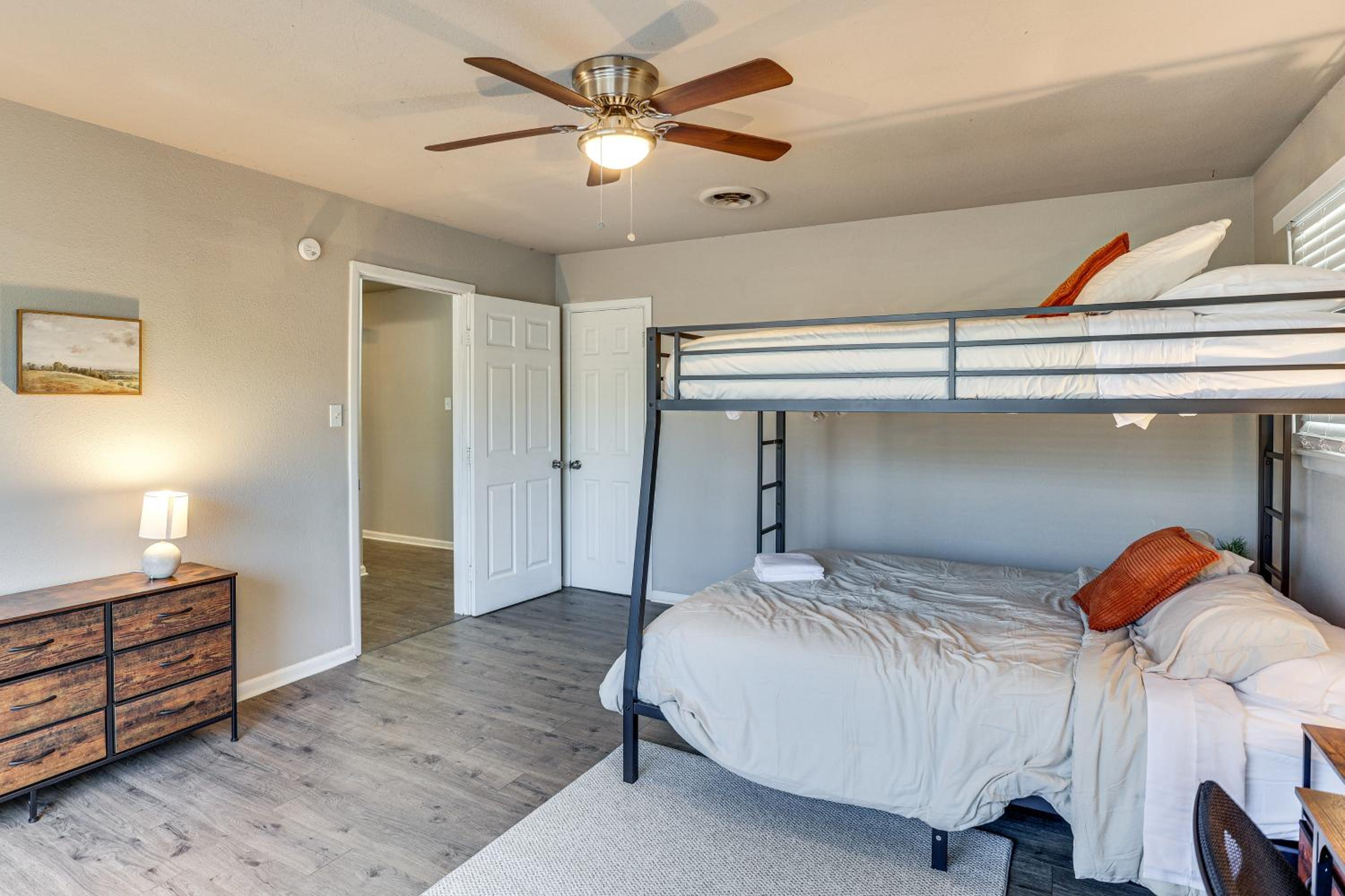 3 Mi to Texas Tech Cozy Home with Private Yard!