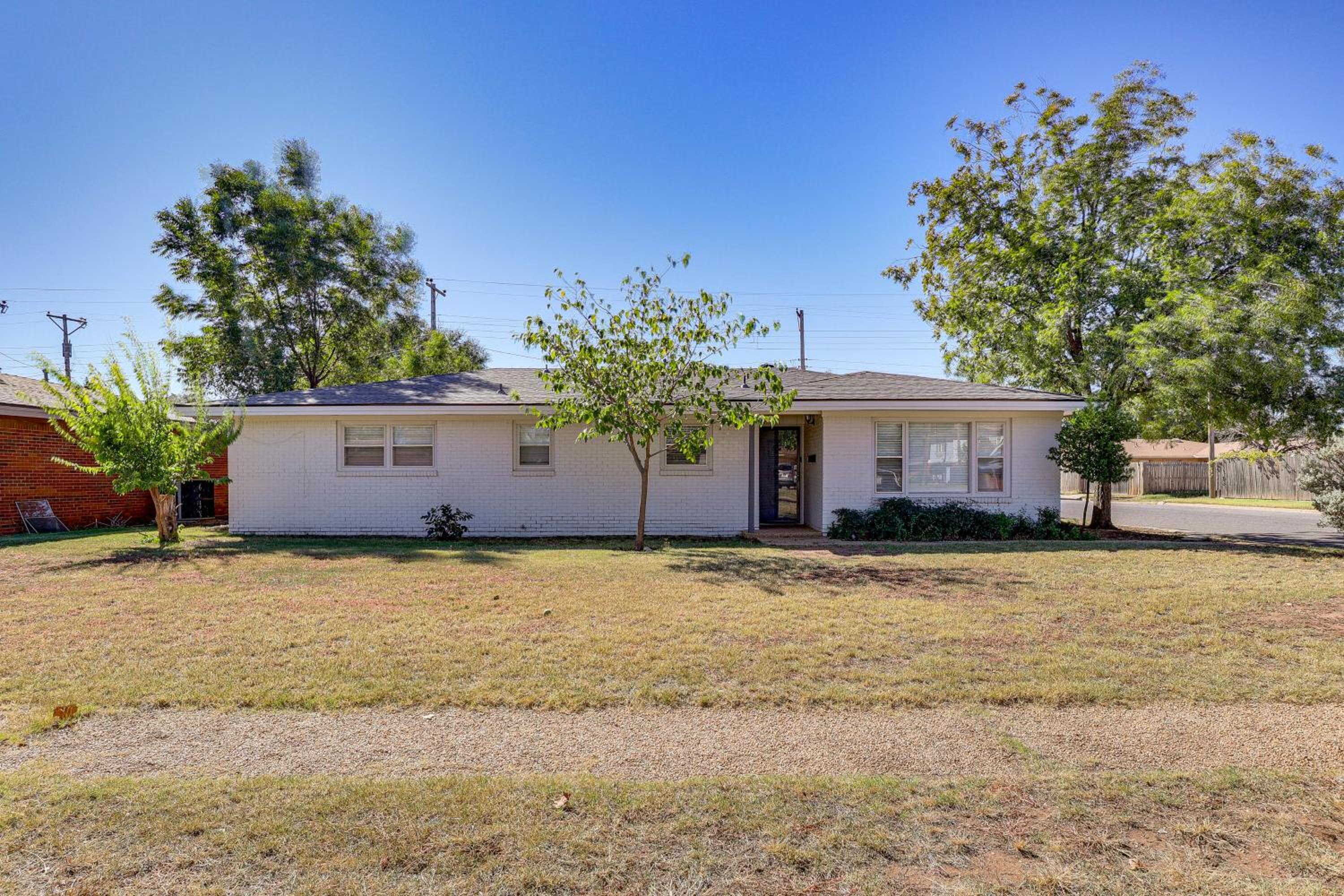 3 Mi to Texas Tech Cozy Home with Private Yard!