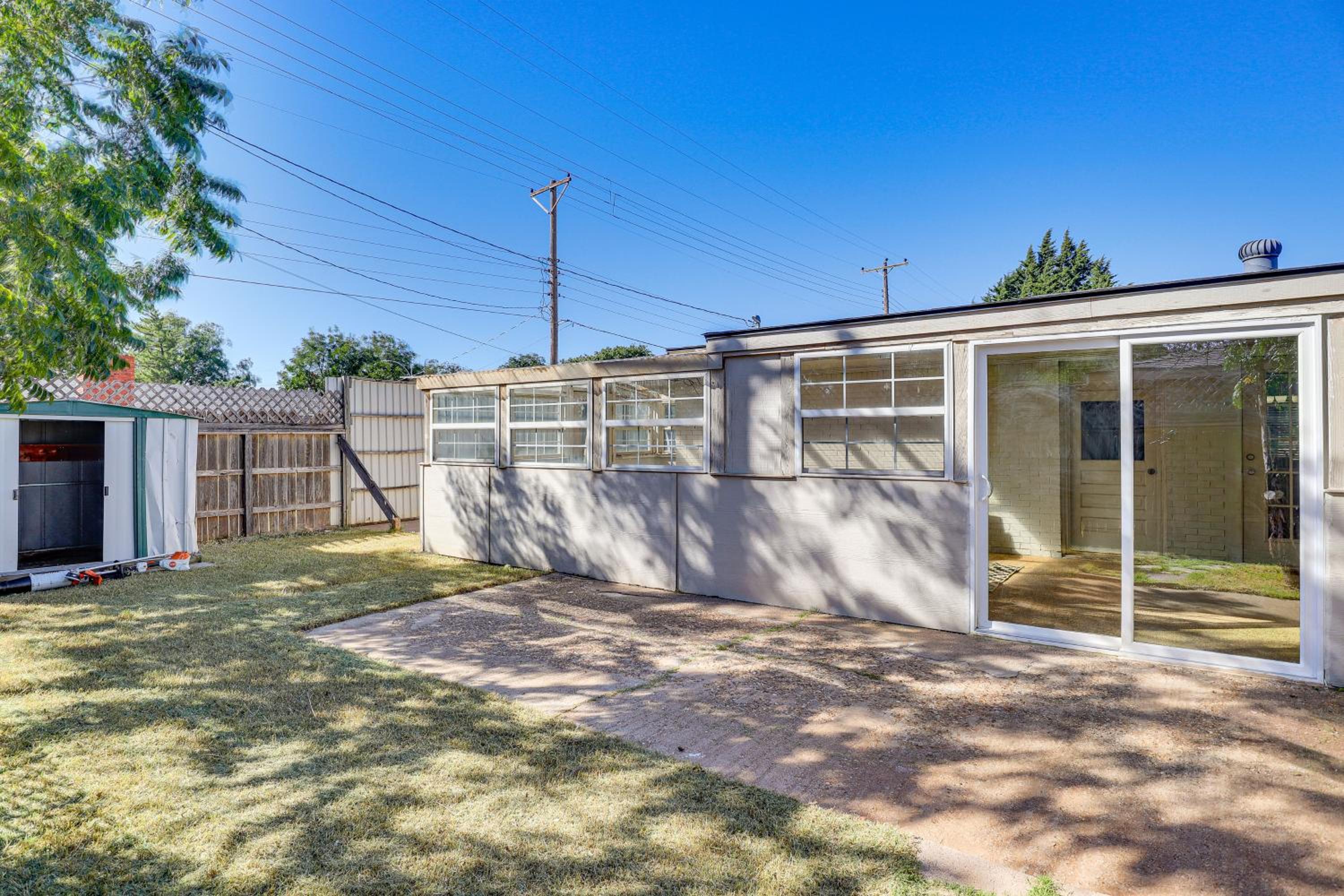 3 Mi to Texas Tech Cozy Home with Private Yard!