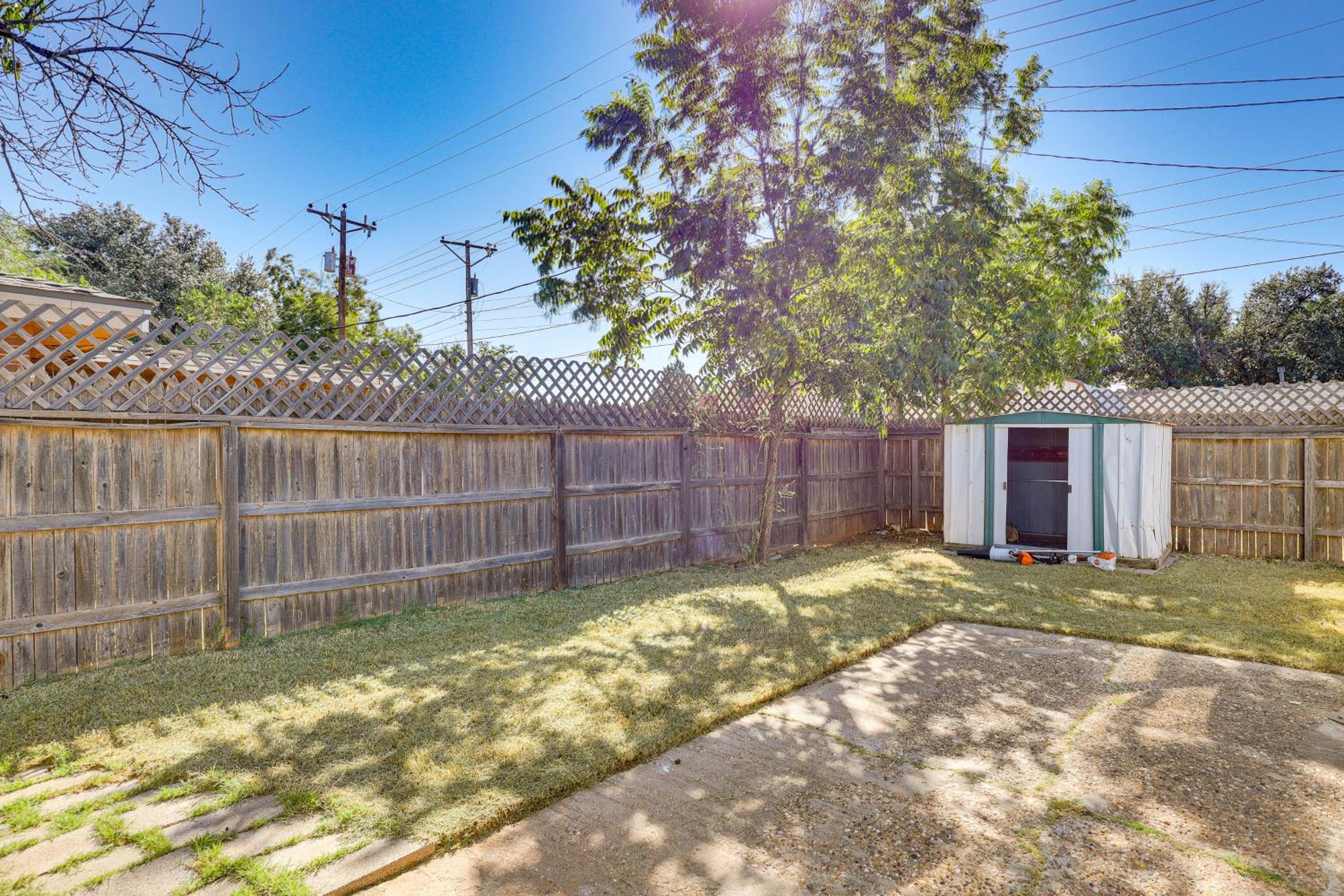 3 Mi to Texas Tech Cozy Home with Private Yard!
