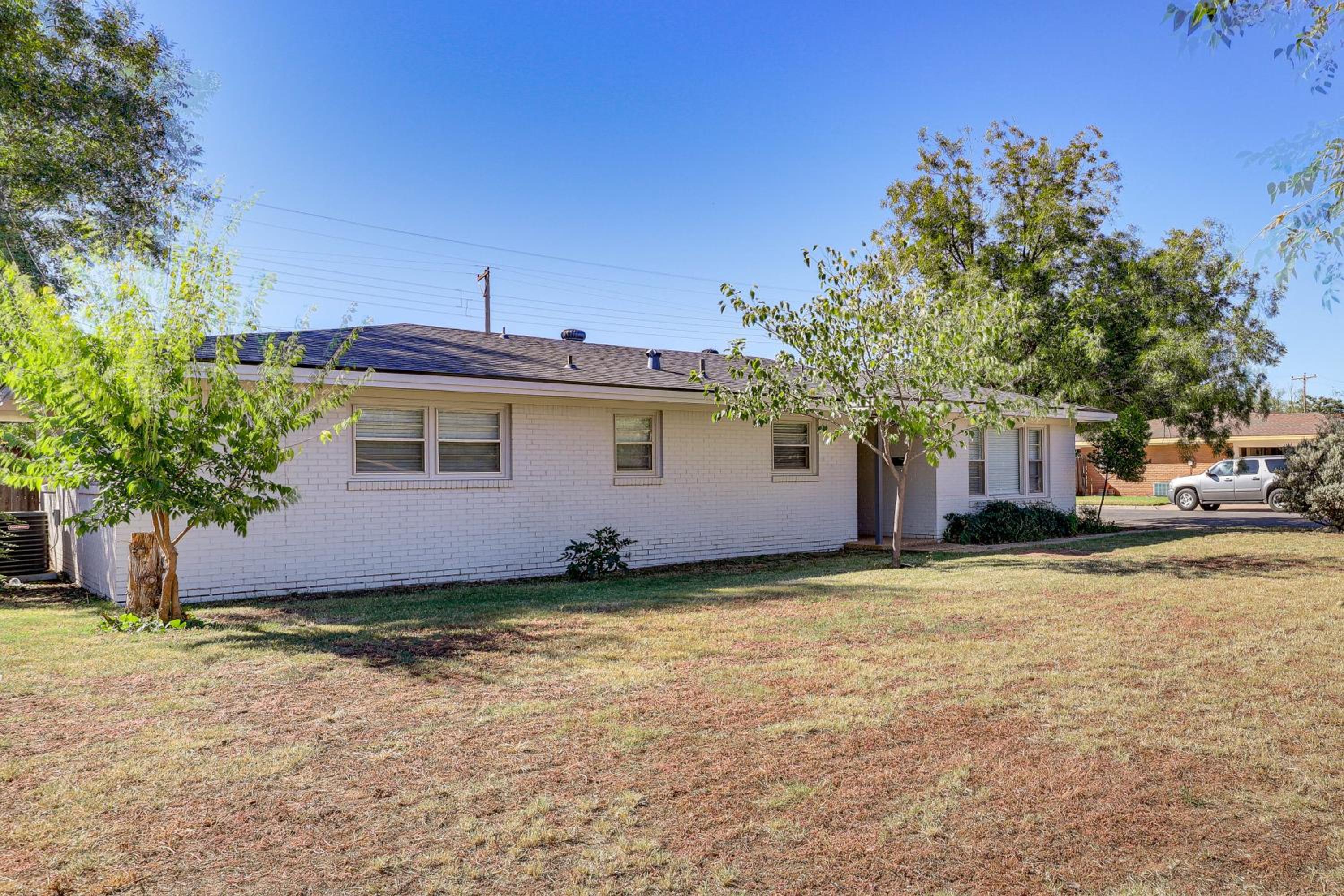 3 Mi to Texas Tech Cozy Home with Private Yard!