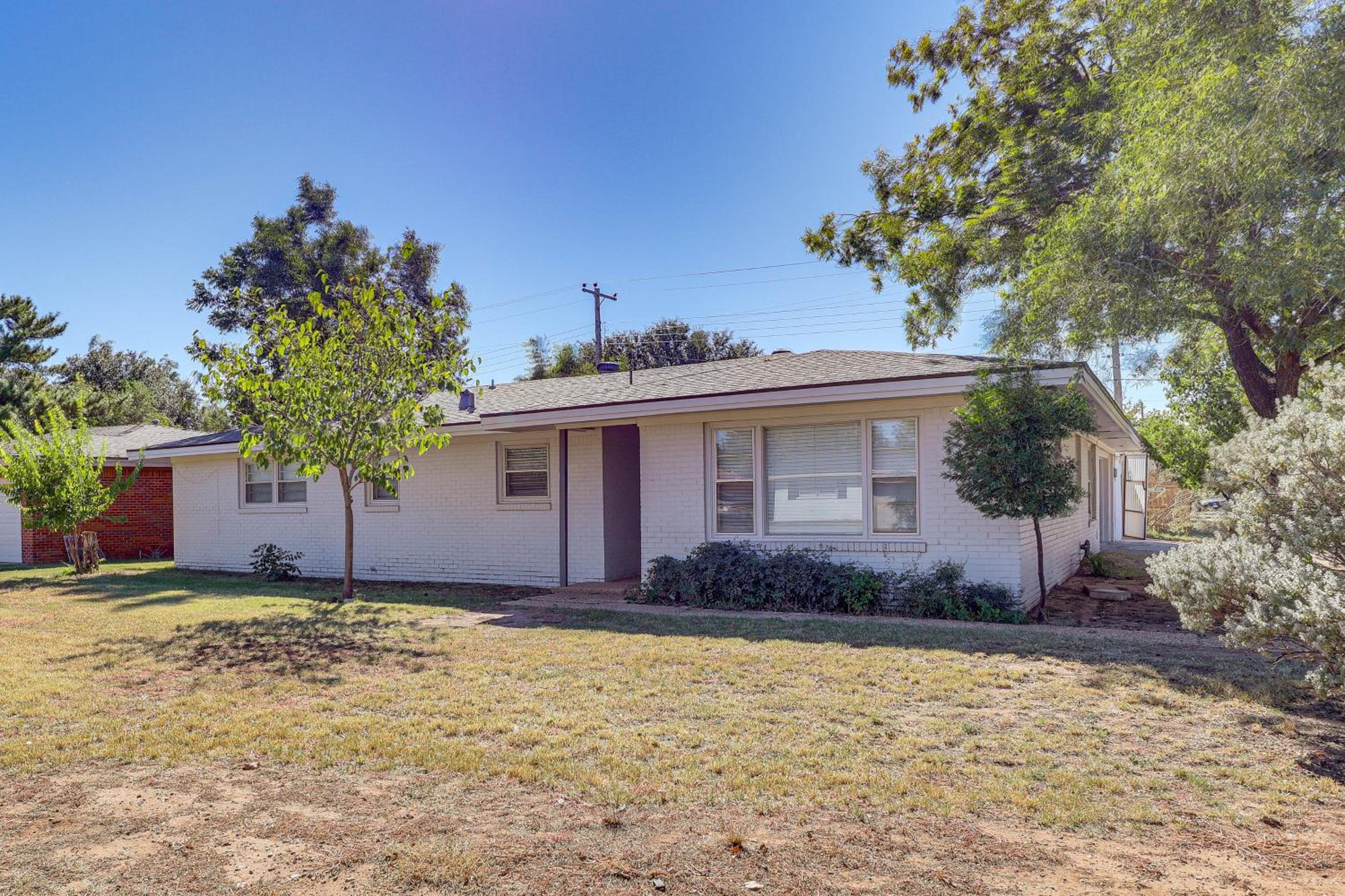 3 Mi to Texas Tech Cozy Home with Private Yard!