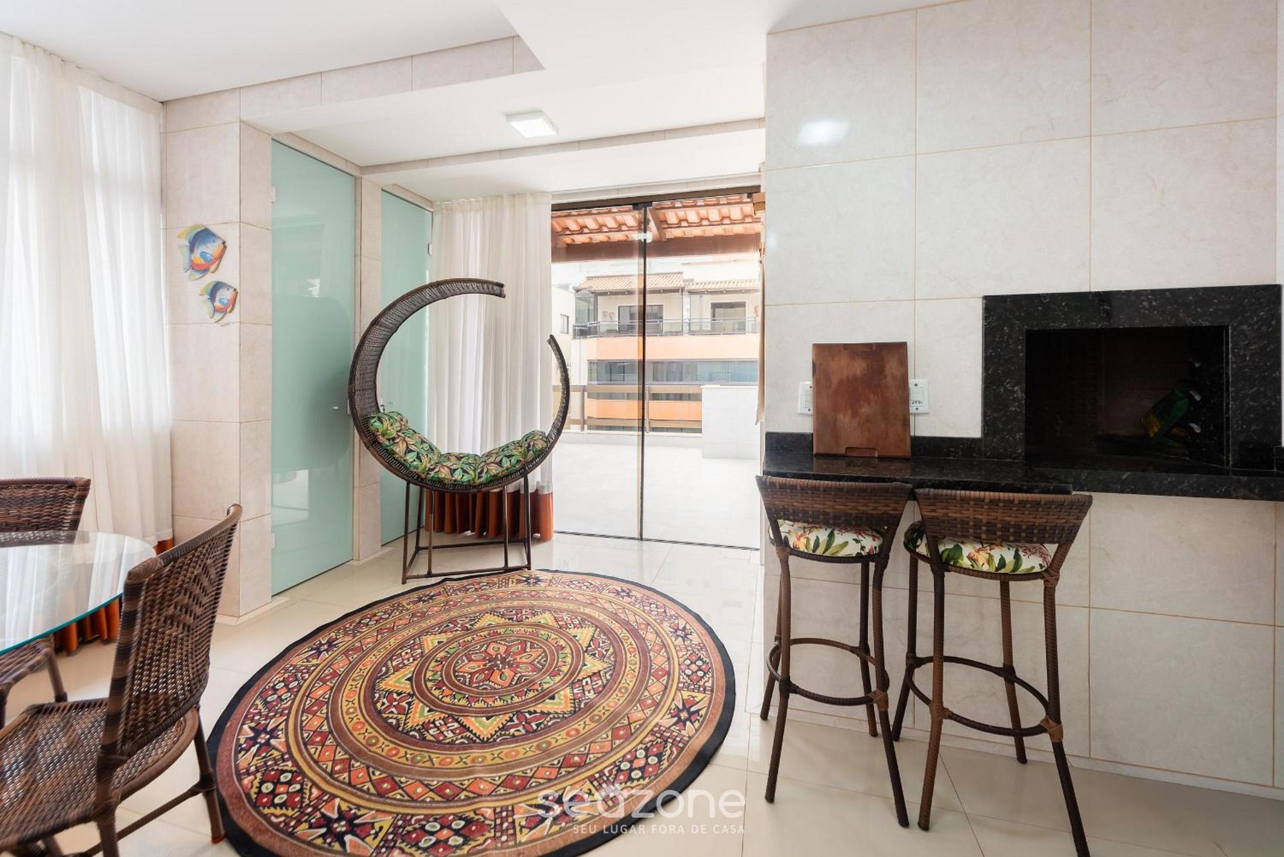 Penthouse w/ Hot Tub 60m from Beach PAT0402