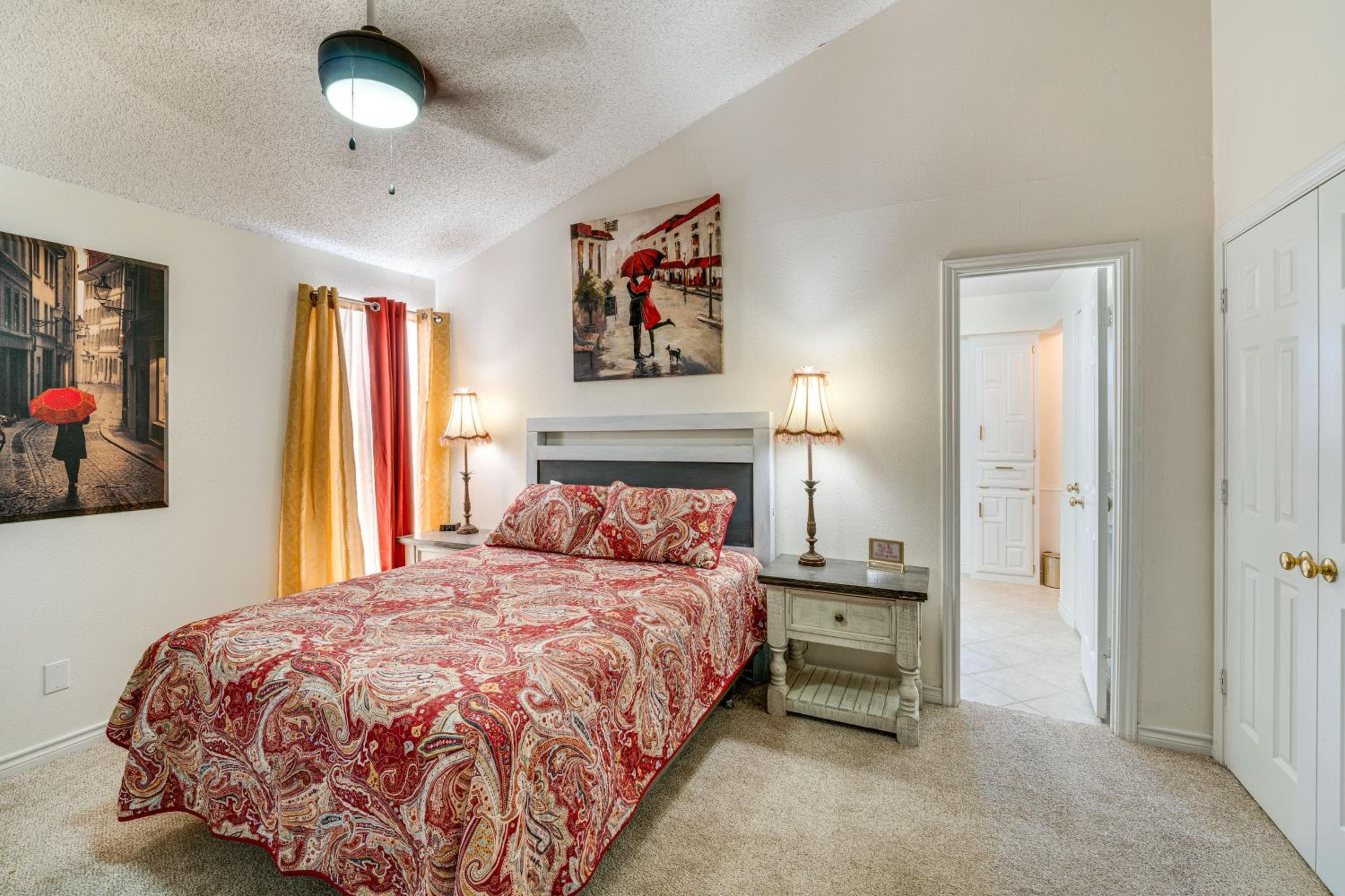 5 Mi to UT Dallas Family-Friendly Duplex with Patio