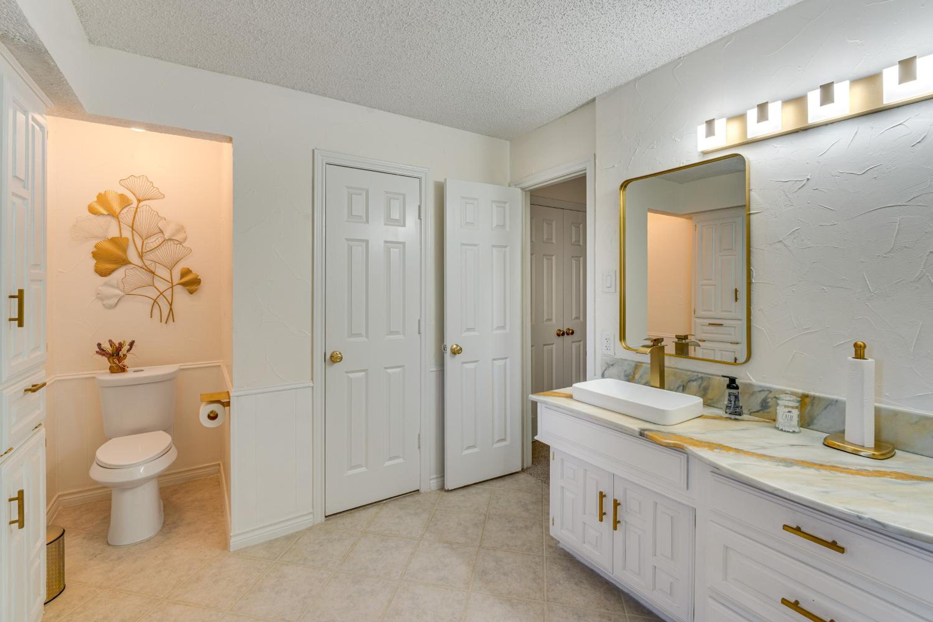 5 Mi to UT Dallas Family-Friendly Duplex with Patio