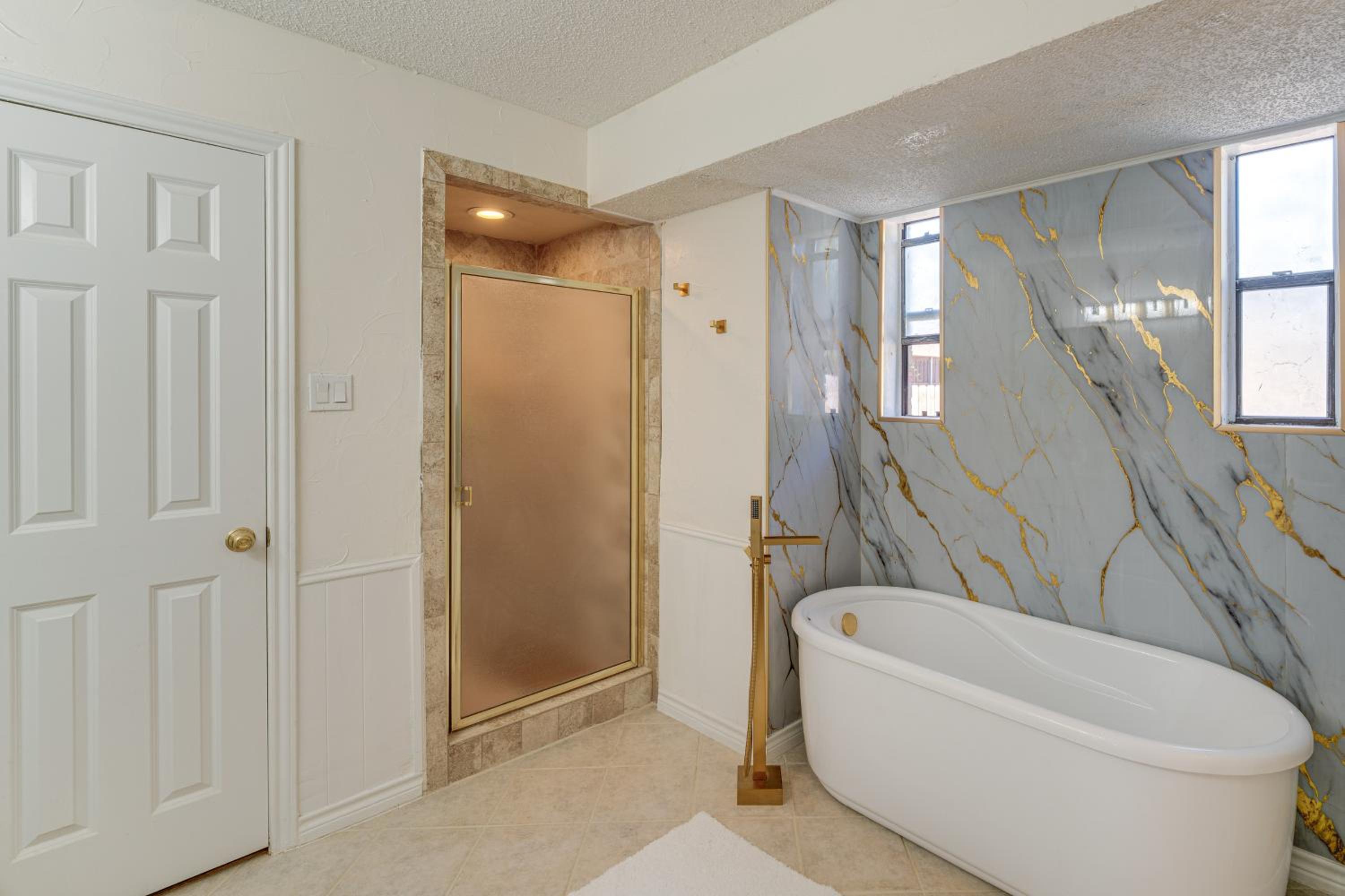 5 Mi to UT Dallas Family-Friendly Duplex with Patio