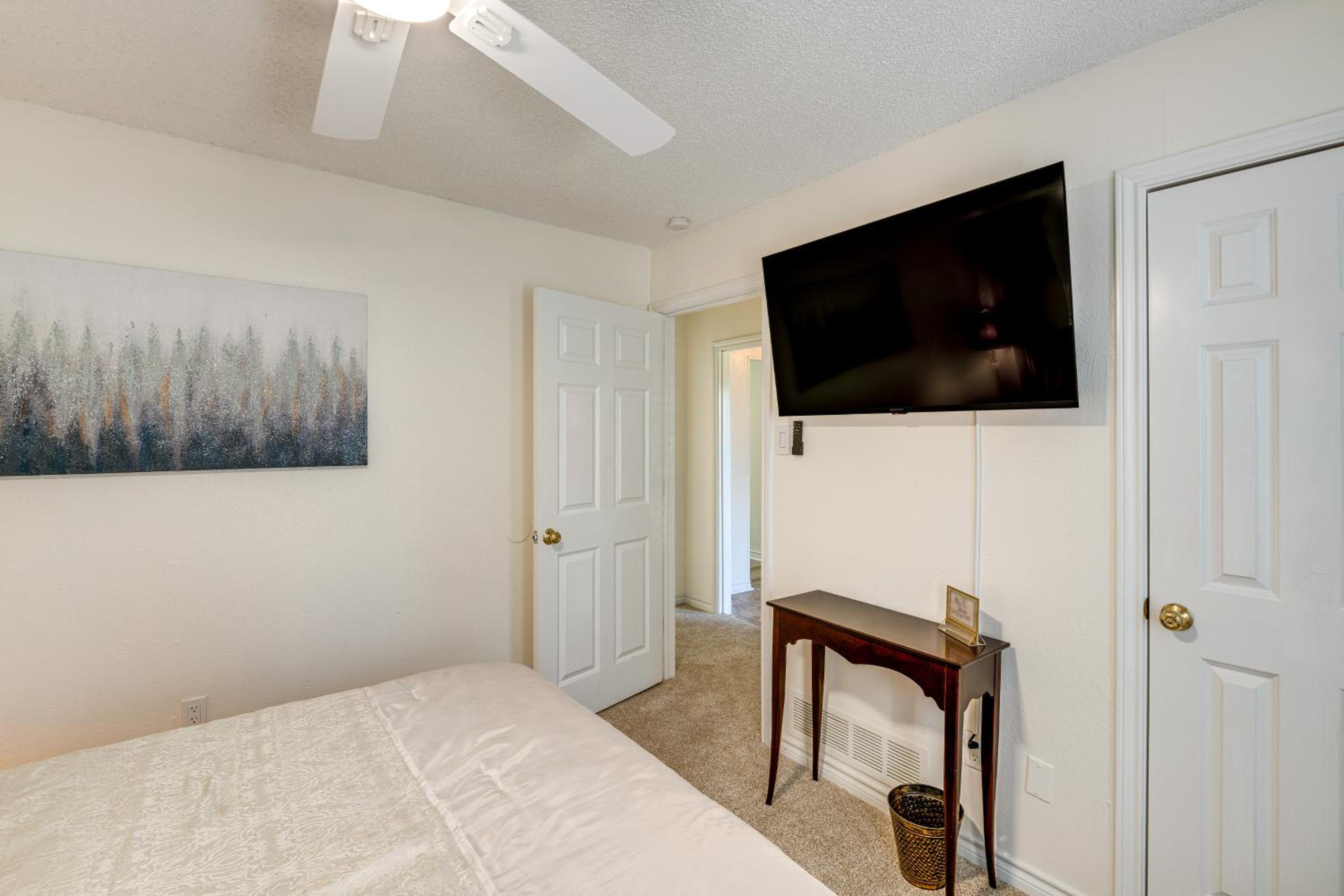 5 Mi to UT Dallas Family-Friendly Duplex with Patio