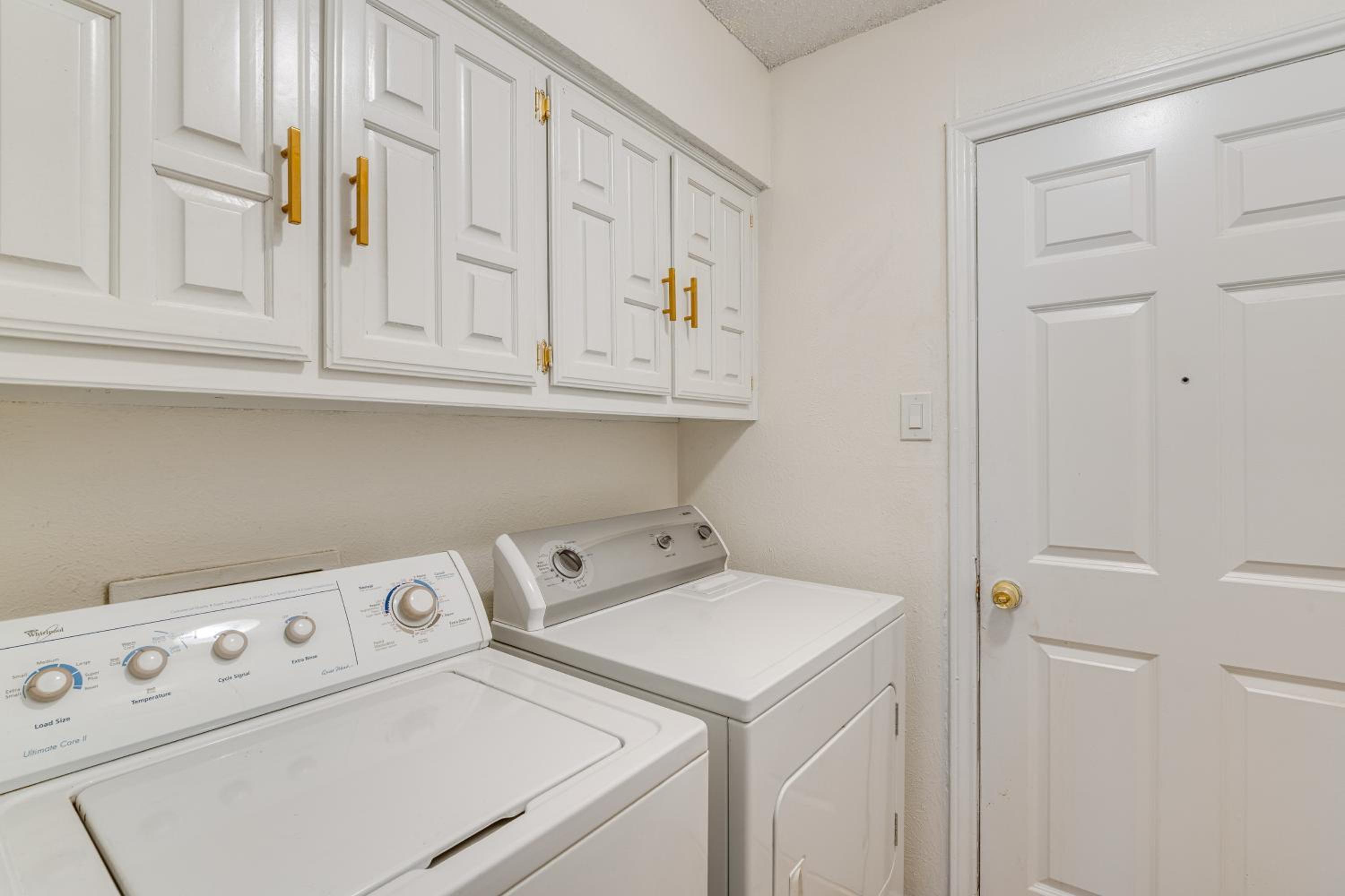 5 Mi to UT Dallas Family-Friendly Duplex with Patio