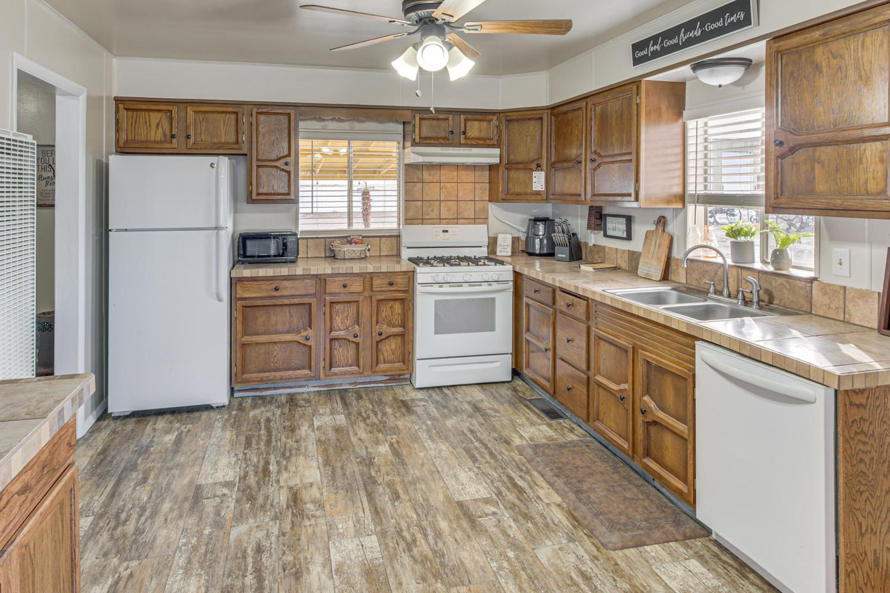 On 17-Acre Lot with Barn and Patio Rural Aztec Home