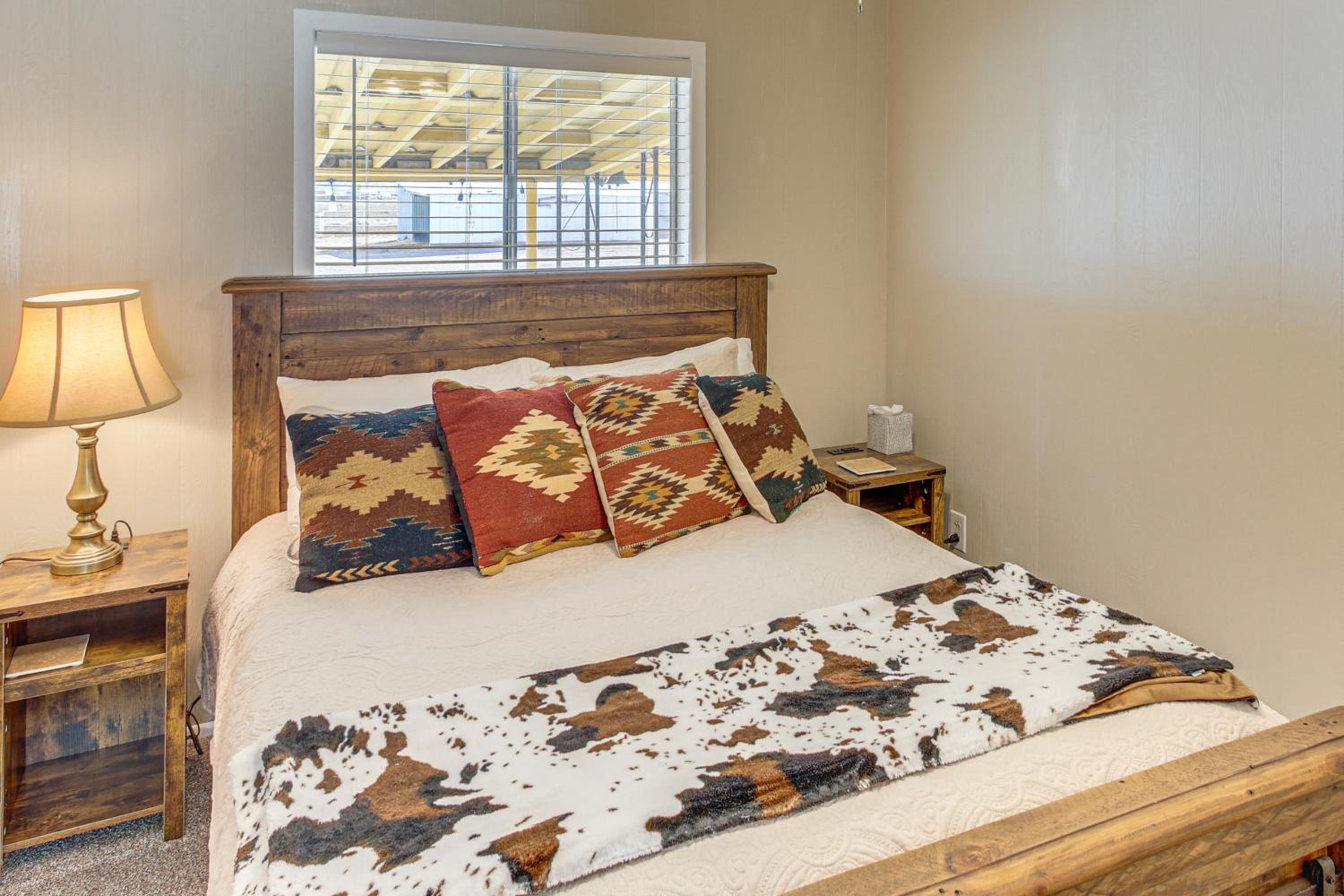 On 17-Acre Lot with Barn and Patio Rural Aztec Home