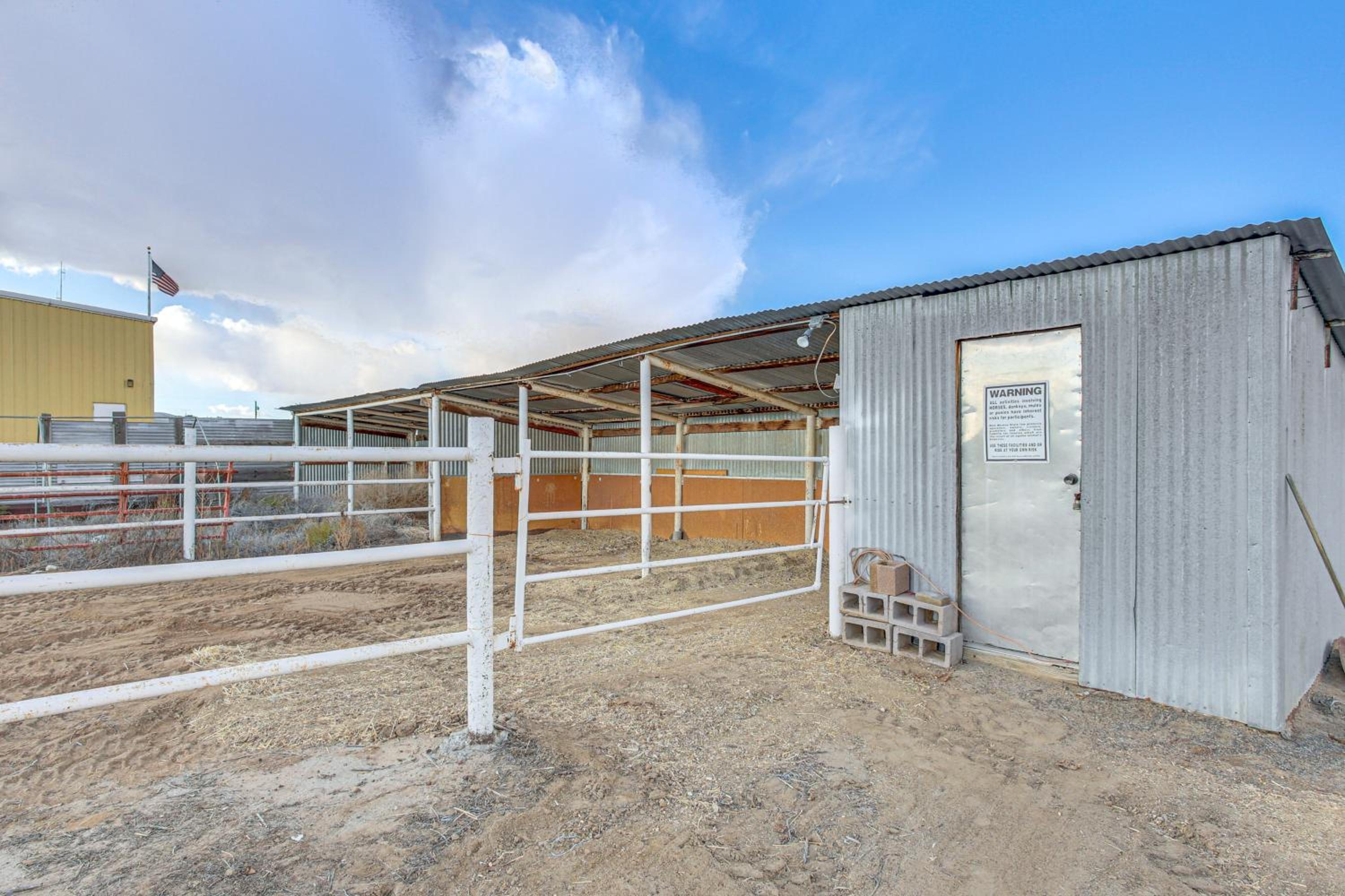 On 17-Acre Lot with Barn and Patio Rural Aztec Home