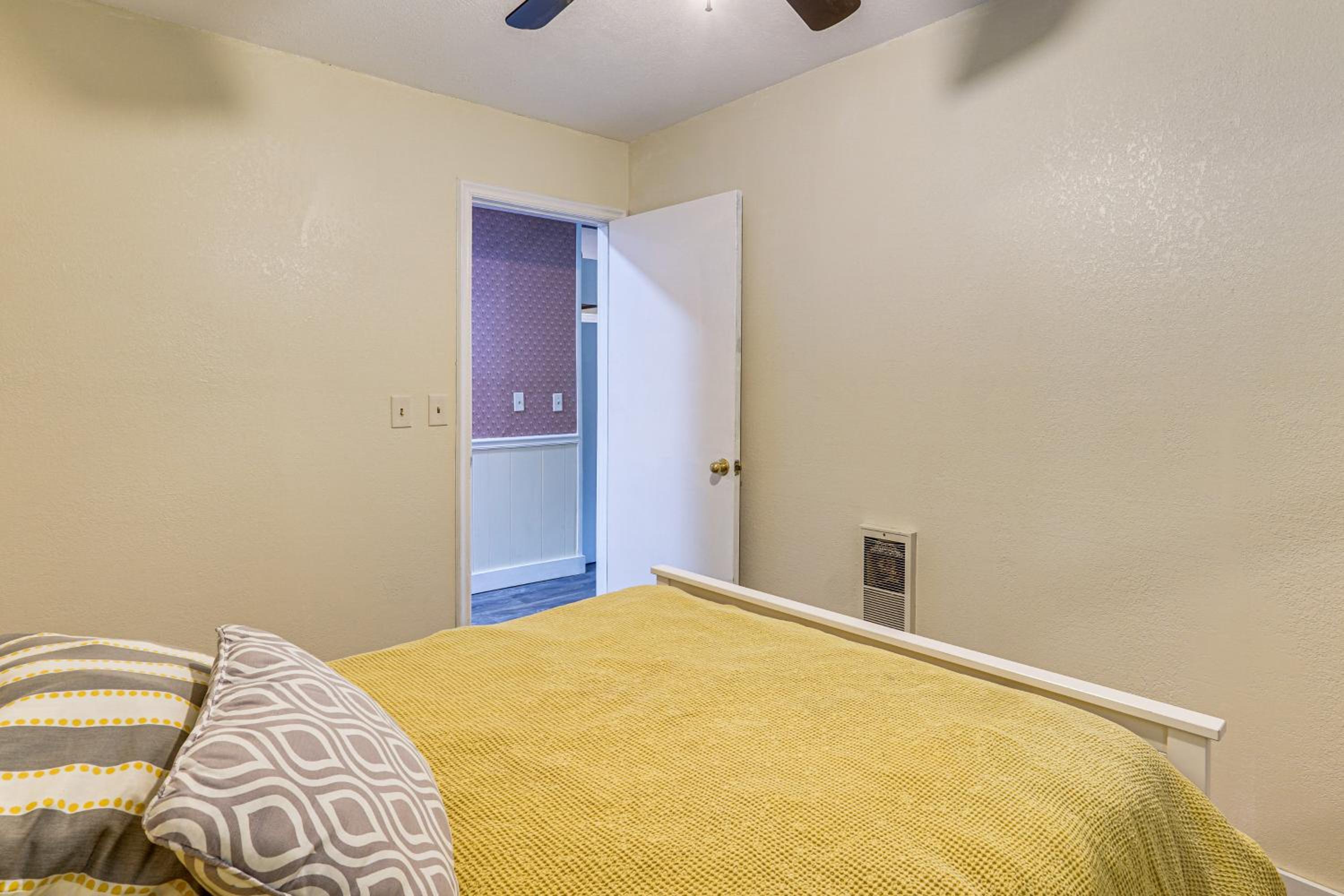 Dog-Friendly Cabin with Yard Near Auxvasse Creek!