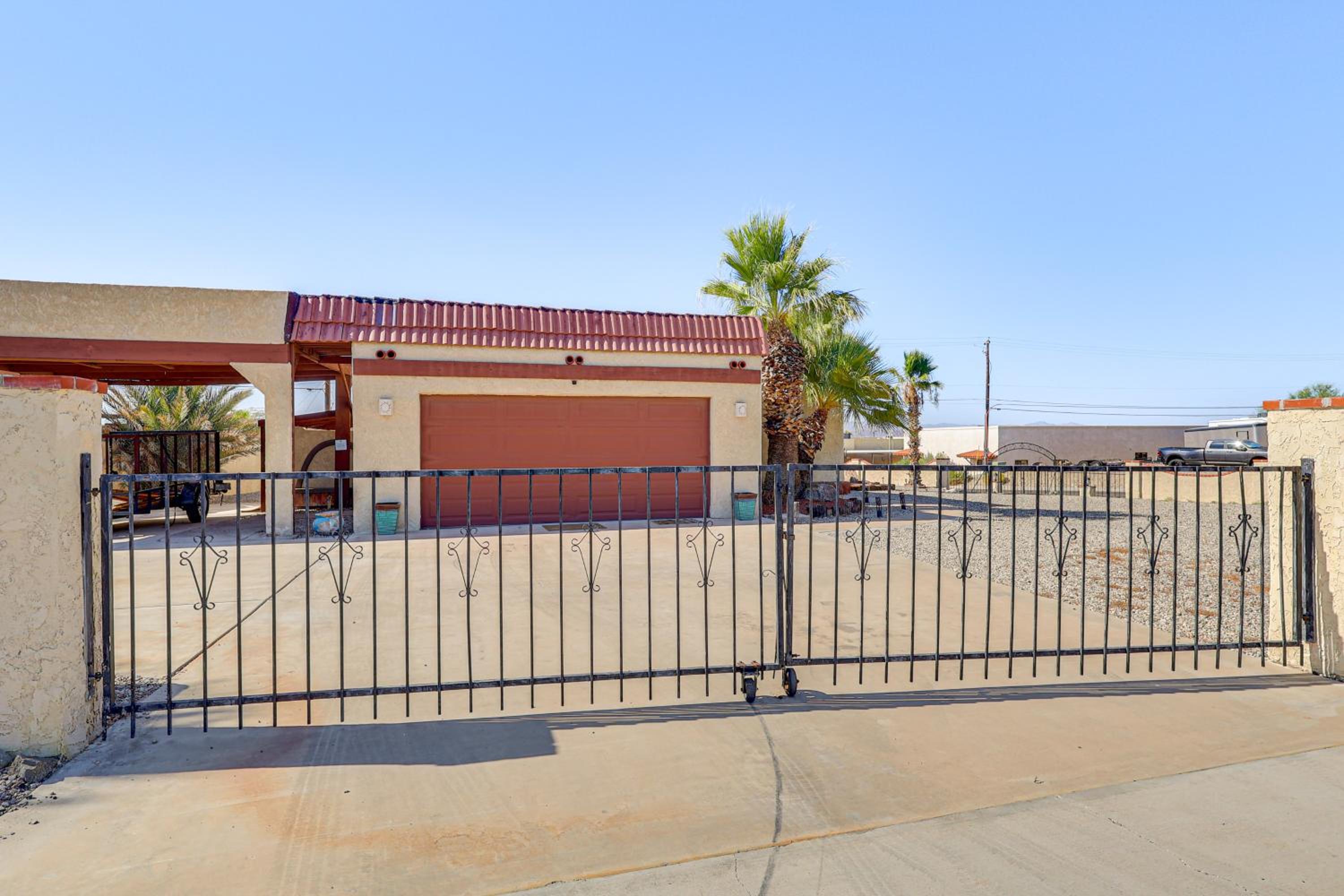 Lake Havasu Home with Pool 2 Mi to Boat Launch