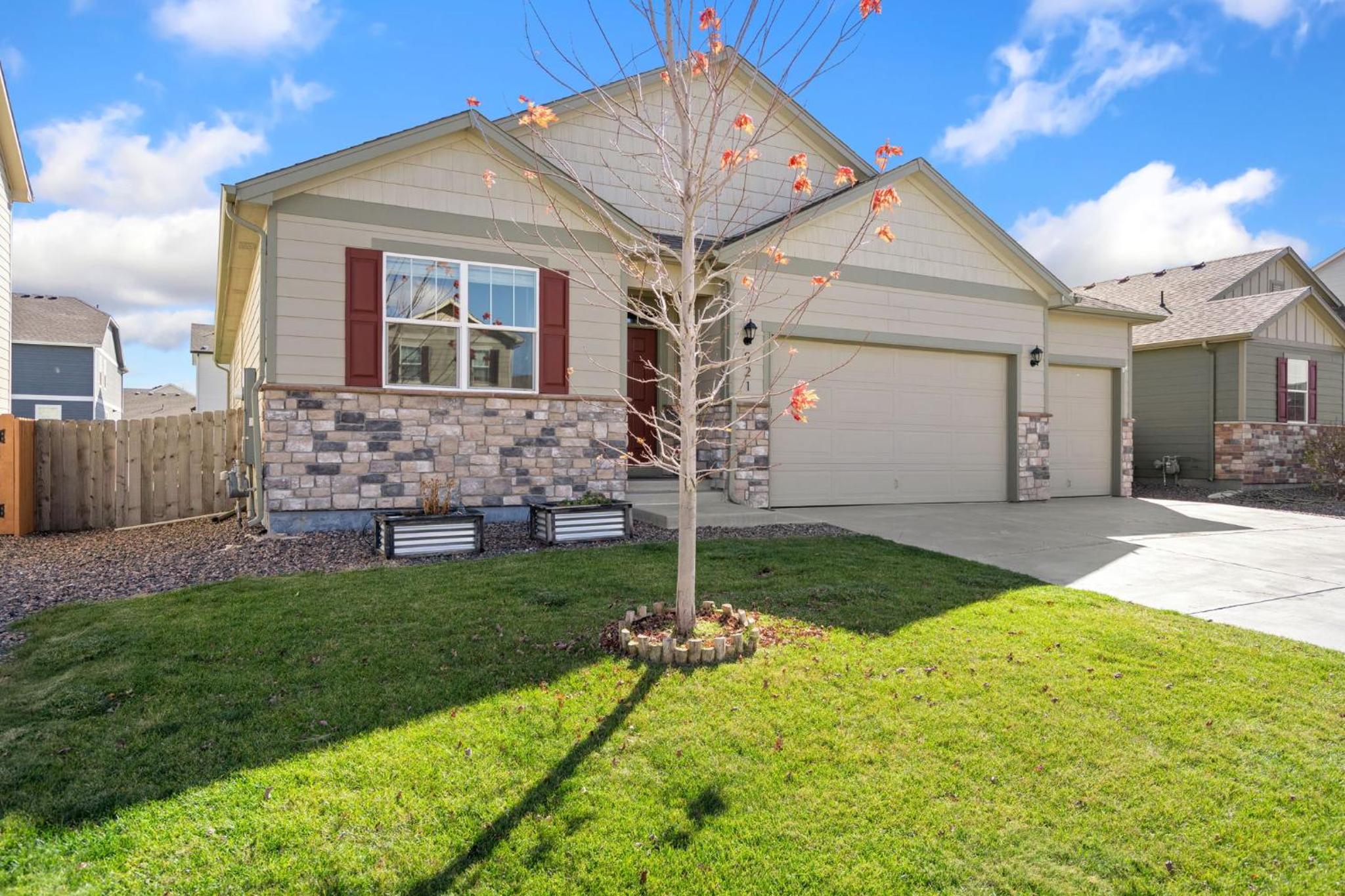 Windshire Retreat with Pool, Garage and Pet-Friendly