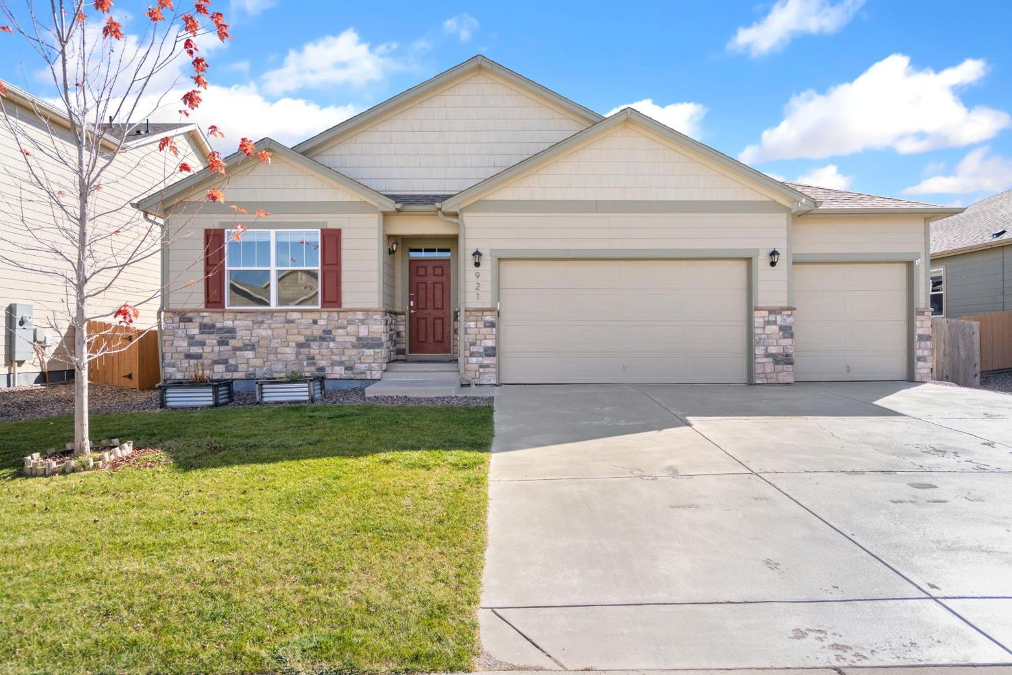 Windshire Retreat with Pool, Garage and Pet-Friendly