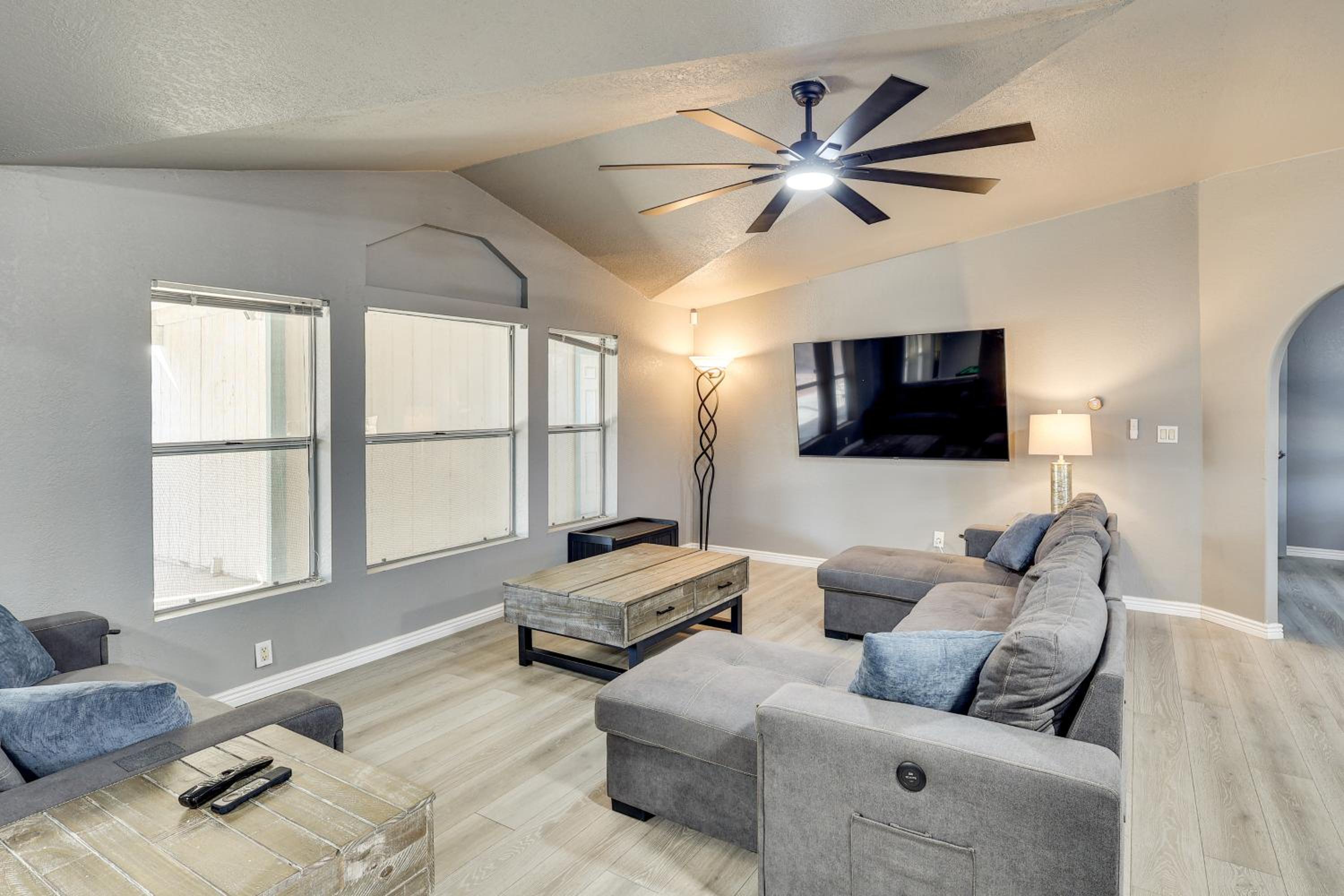 Golf, Fish and Unwind! Group Getaway in Fort Mohave