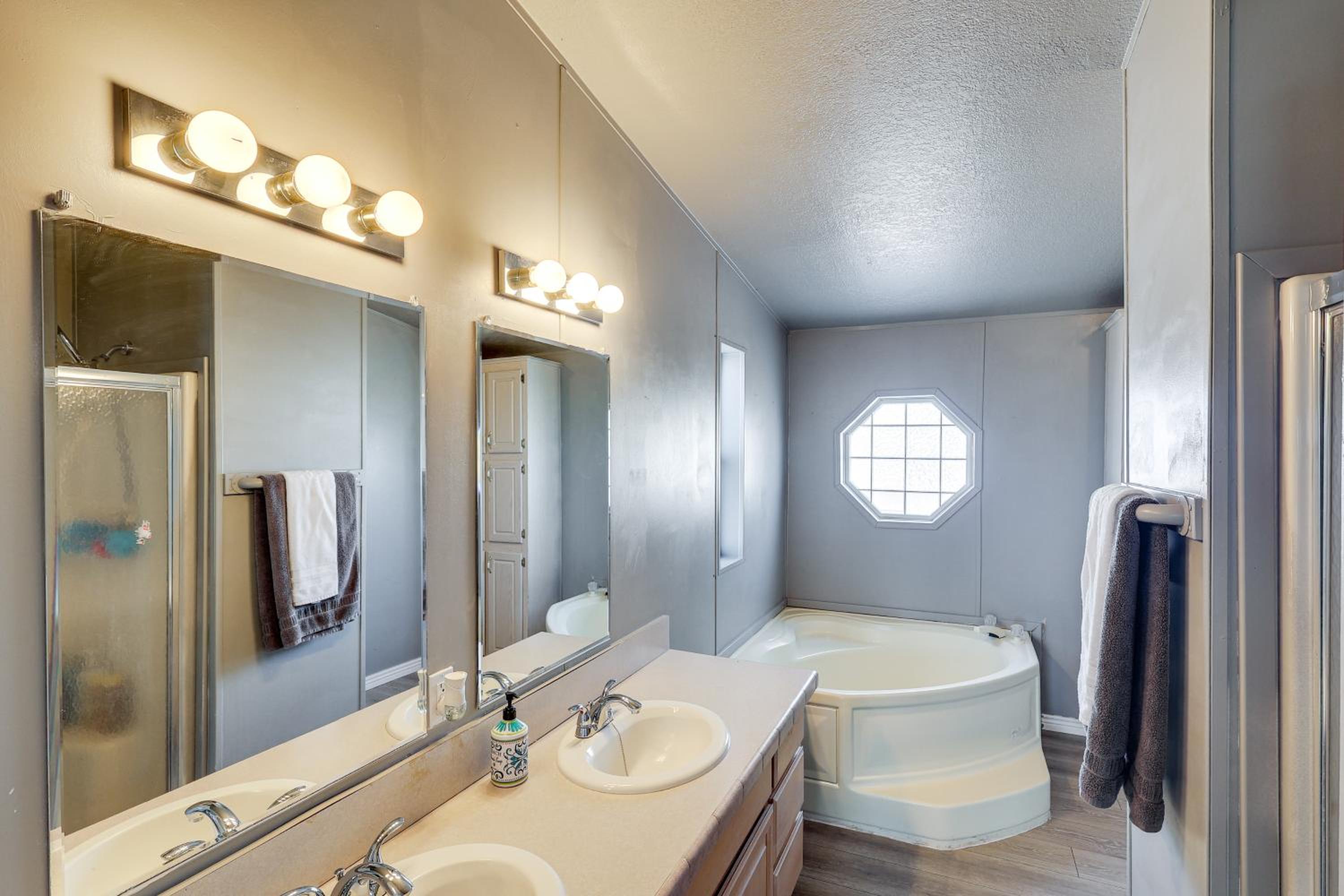 Golf, Fish and Unwind! Group Getaway in Fort Mohave