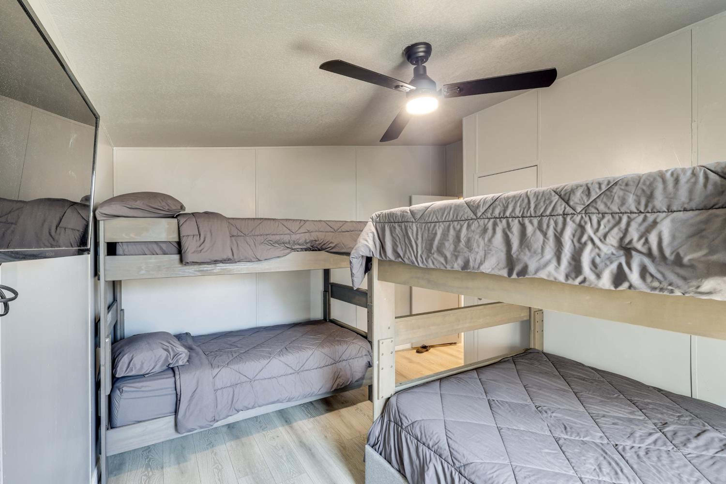 Golf, Fish and Unwind! Group Getaway in Fort Mohave