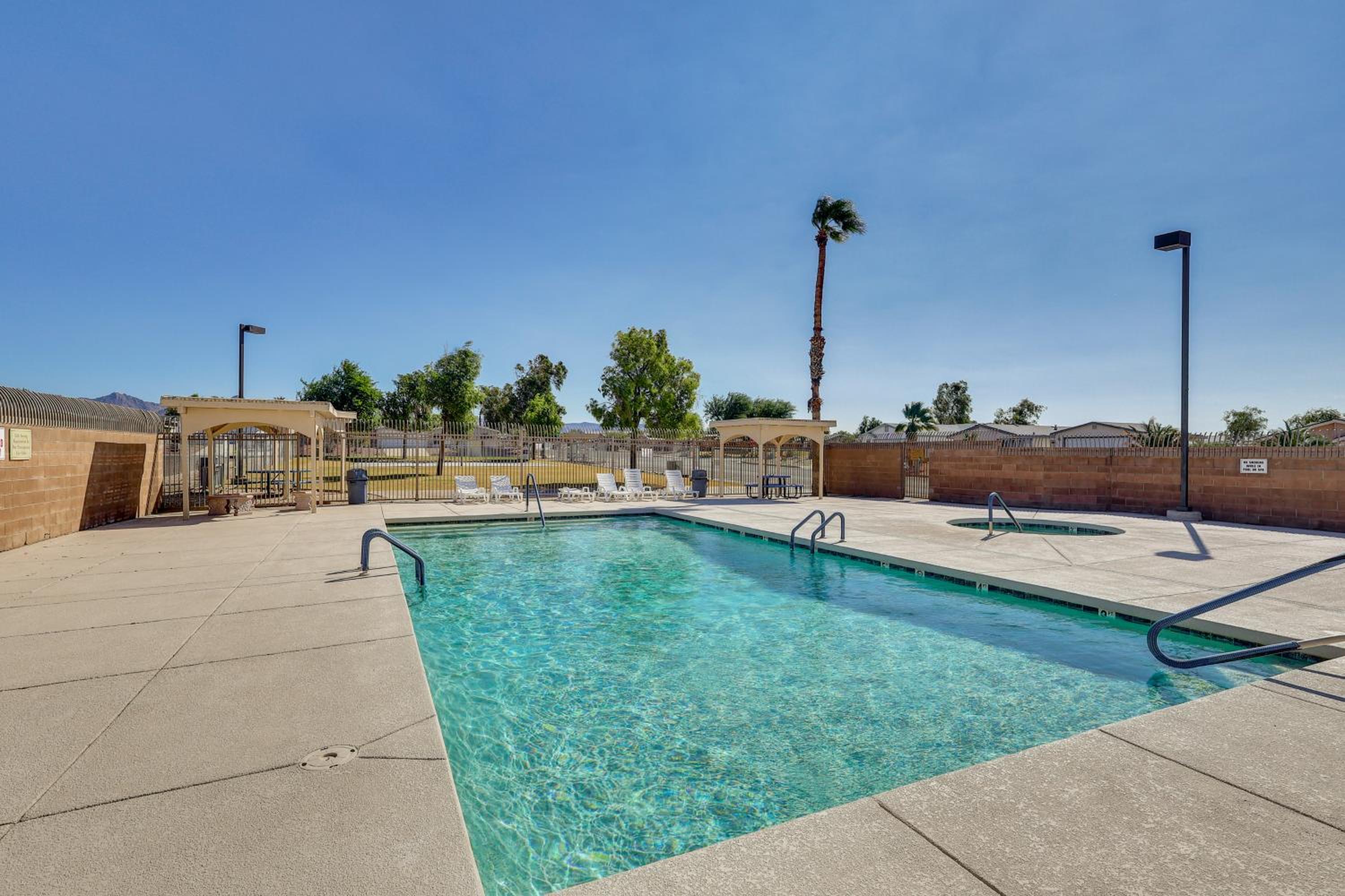 Golf, Fish and Unwind! Group Getaway in Fort Mohave