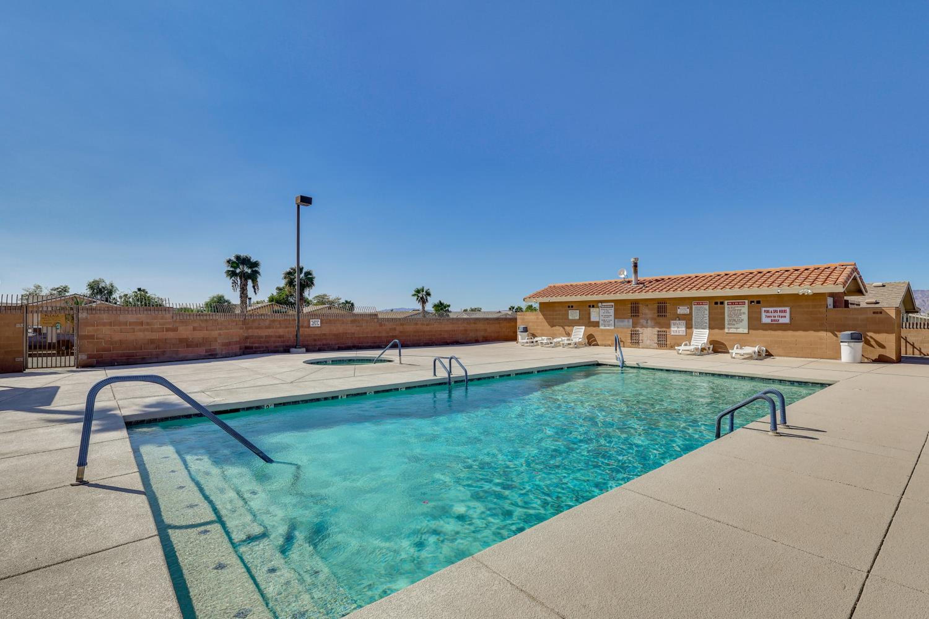 Golf, Fish and Unwind! Group Getaway in Fort Mohave