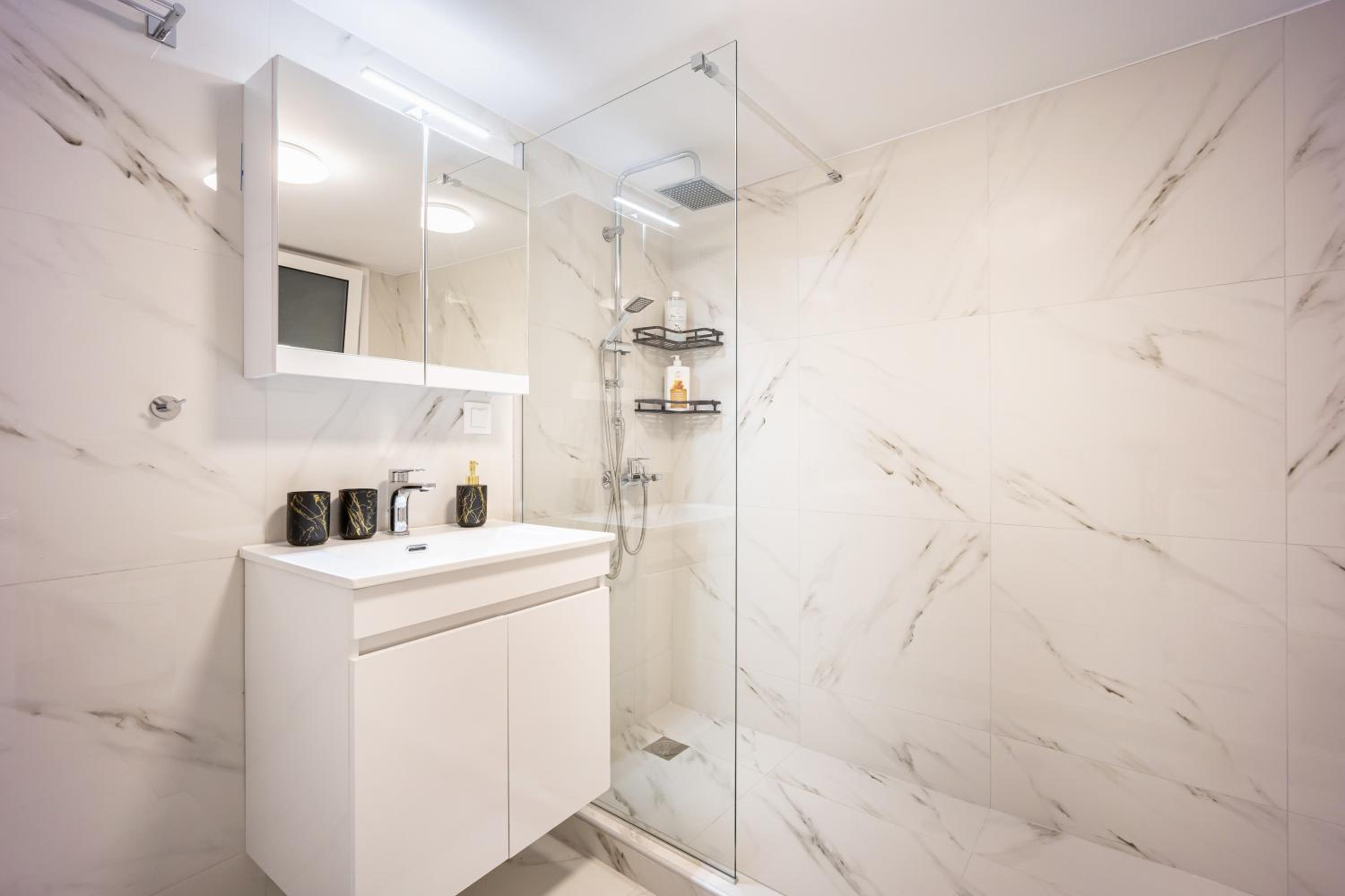 Stylish Luxury Getaway 3BR Apartment 115m