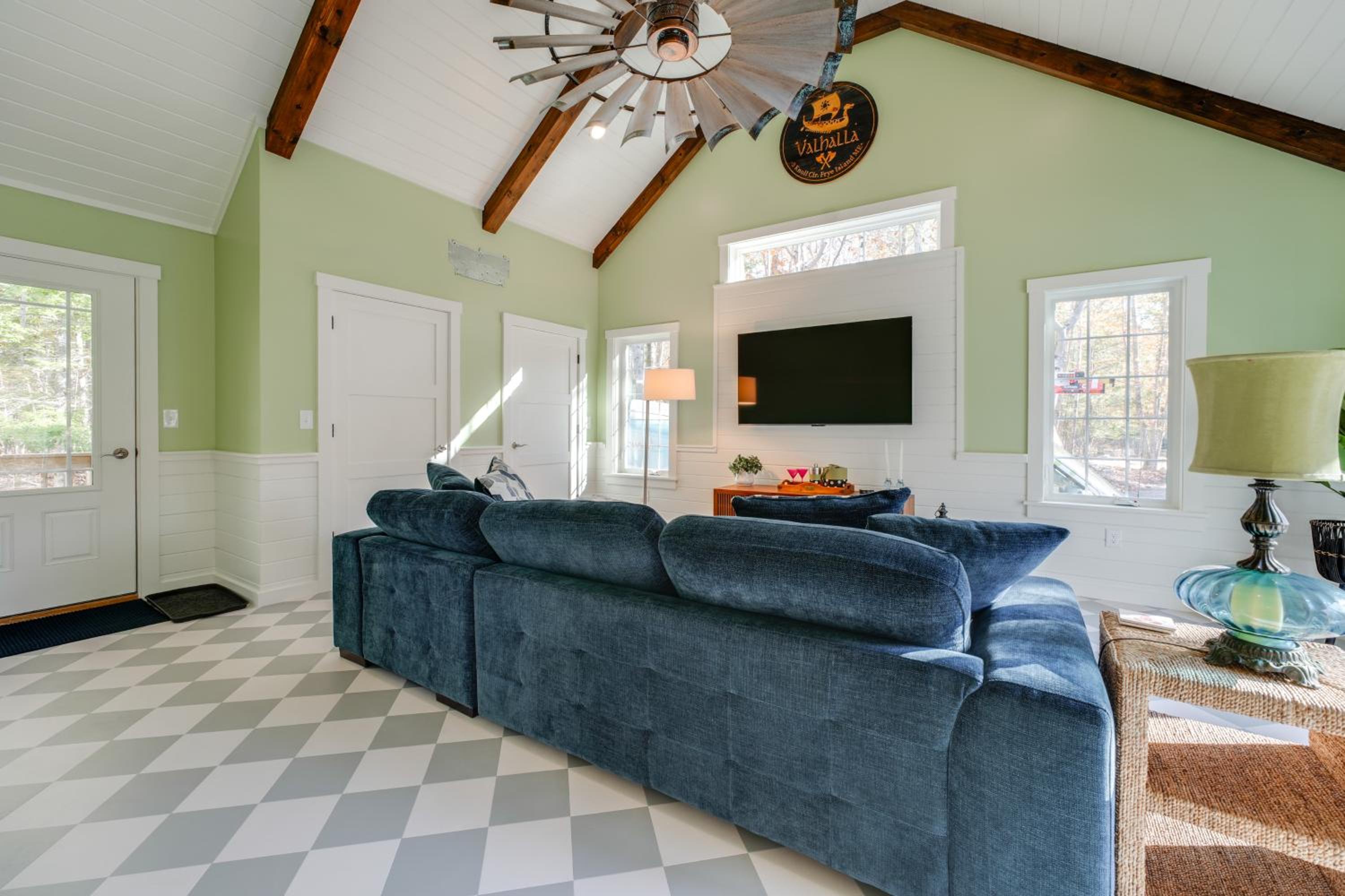 Beaches, Golf and More Family Home on Frye Island!