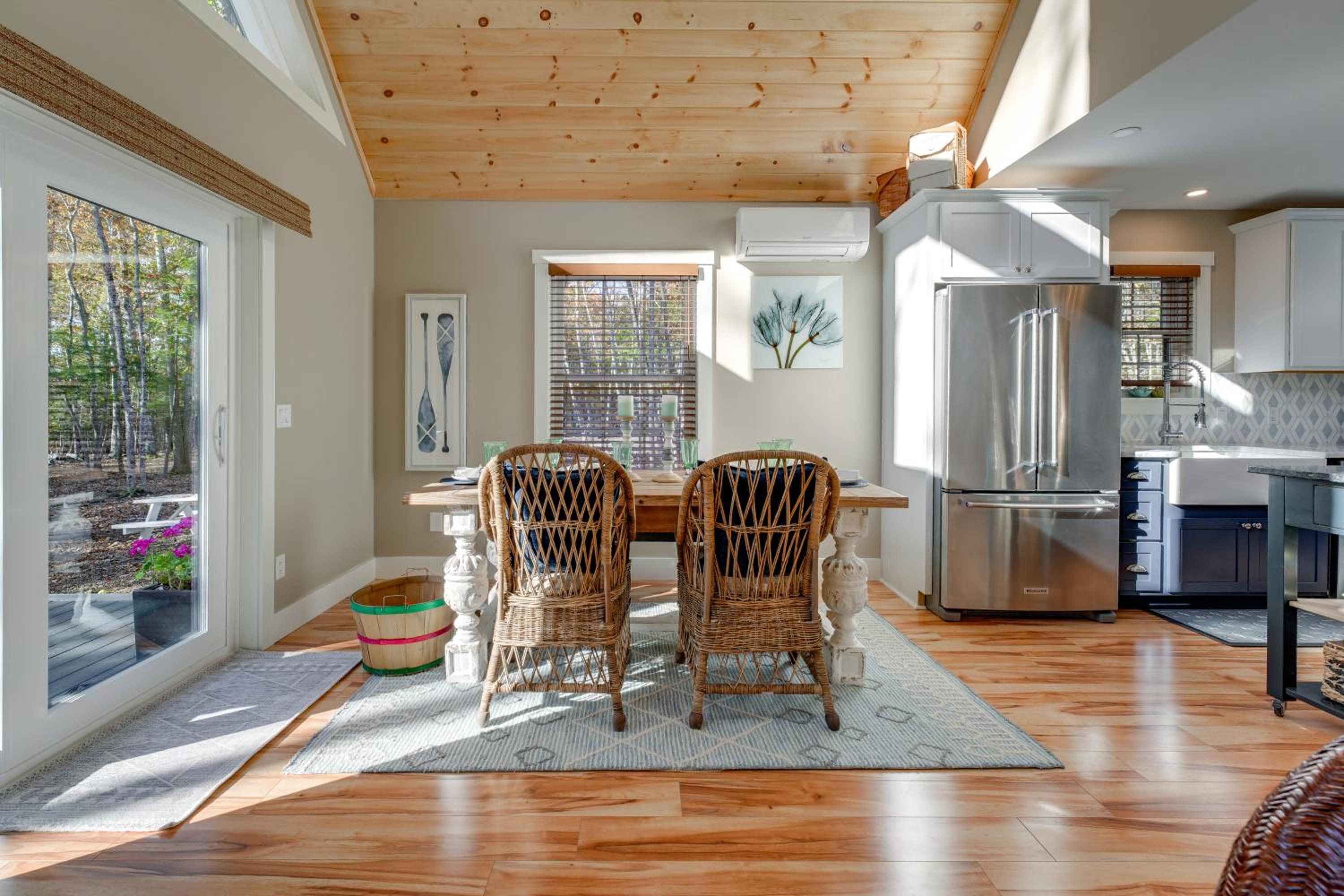 Beaches, Golf and More Family Home on Frye Island!