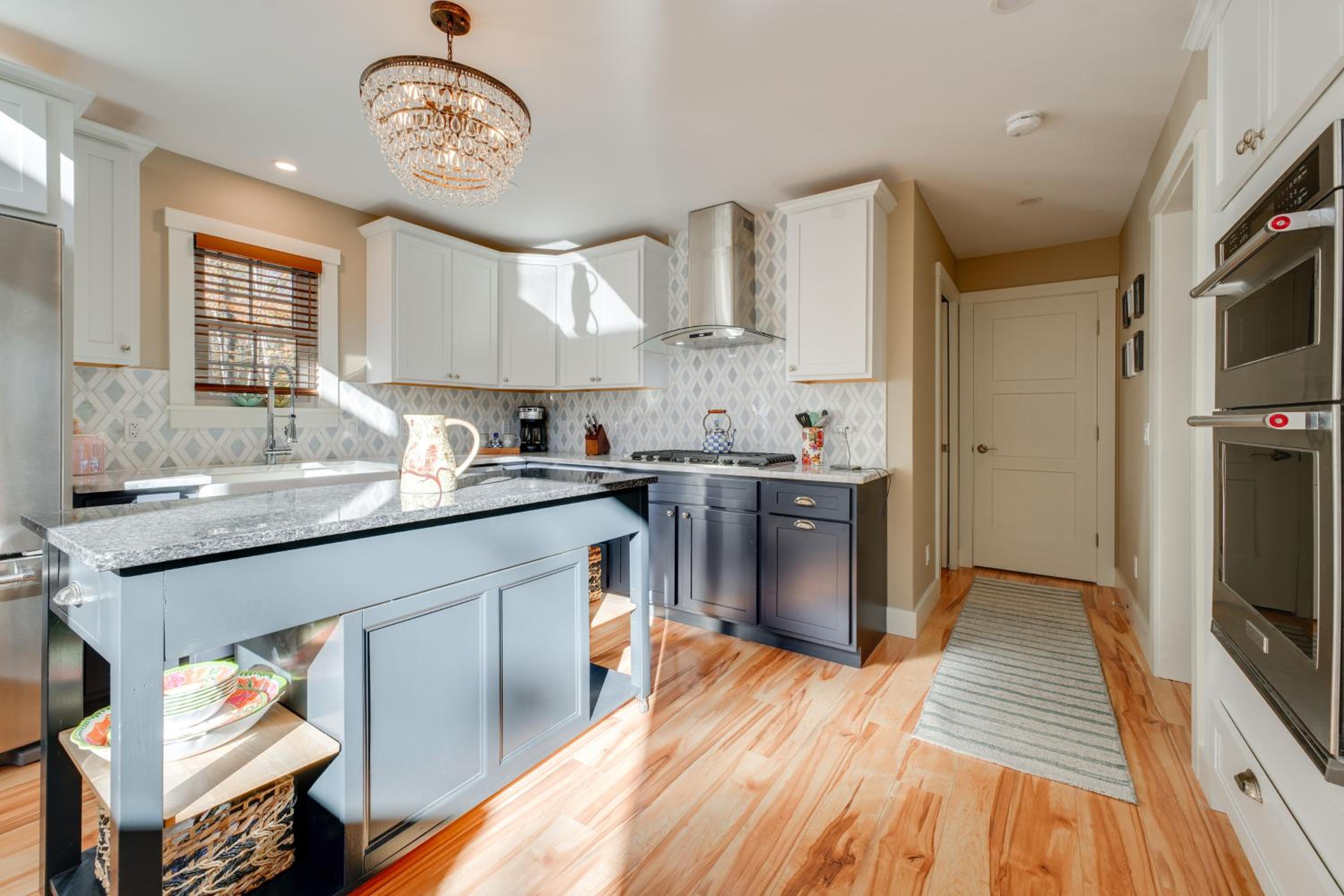 Beaches, Golf and More Family Home on Frye Island!