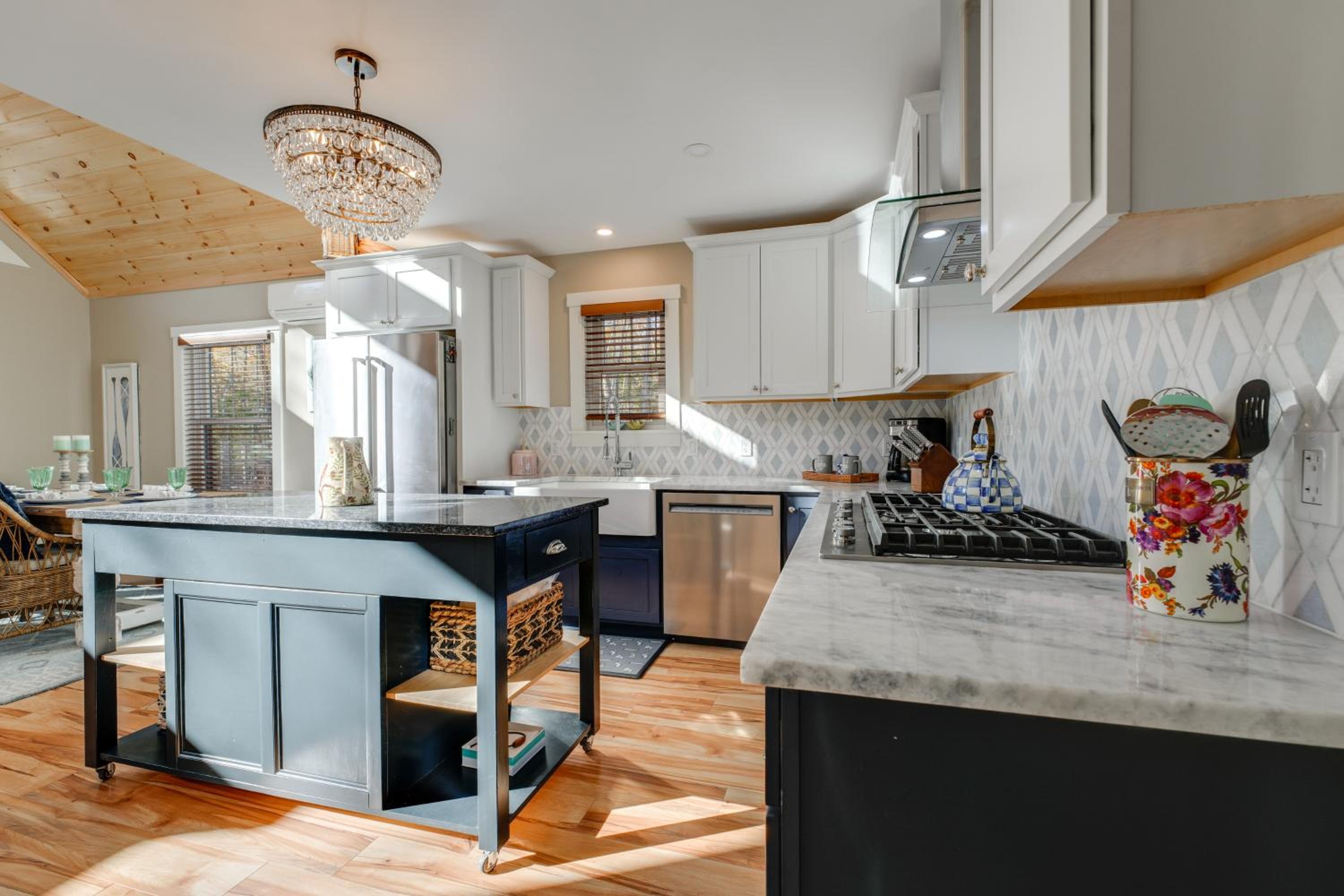 Beaches, Golf and More Family Home on Frye Island!