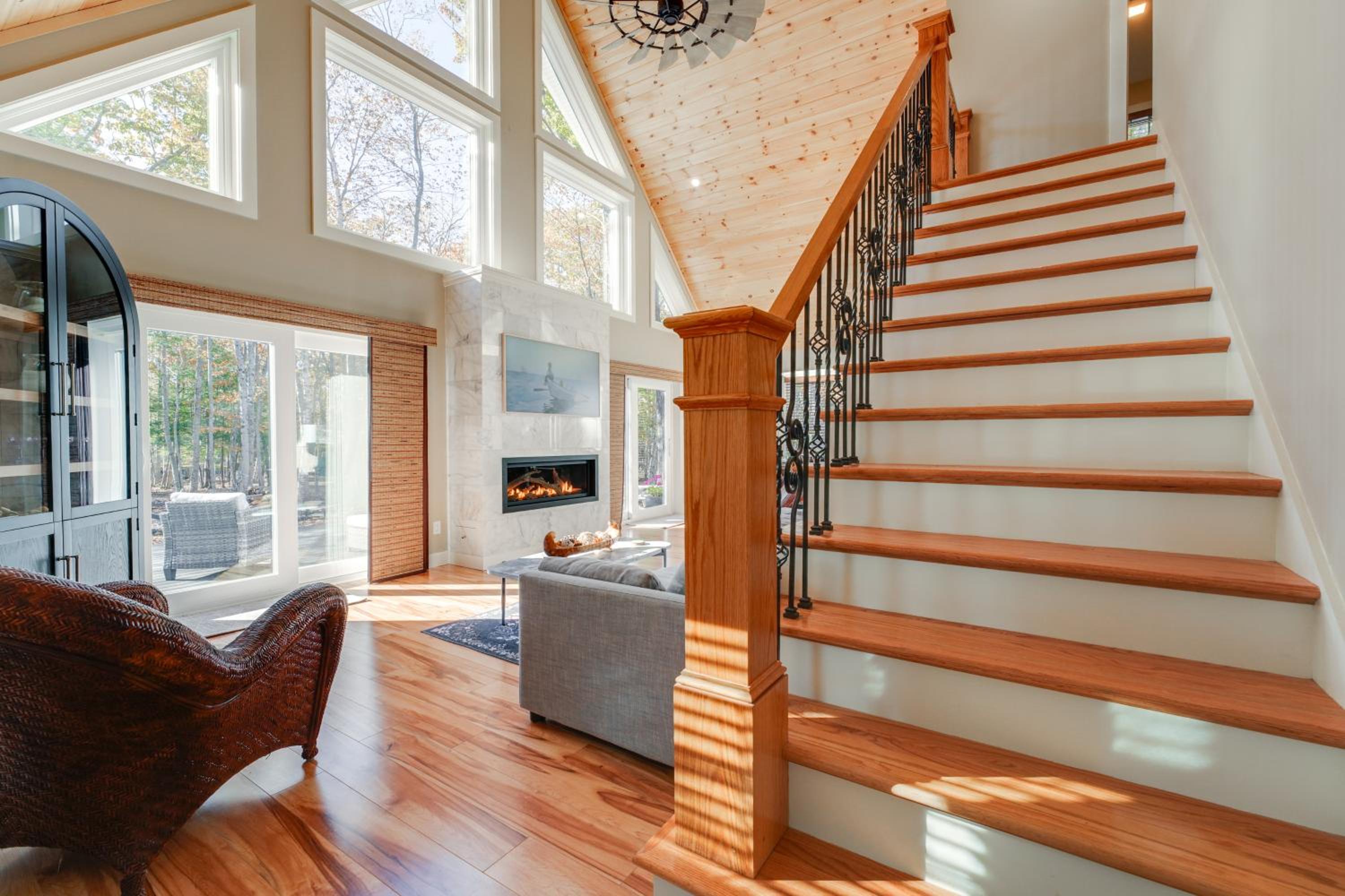 Beaches, Golf and More Family Home on Frye Island!
