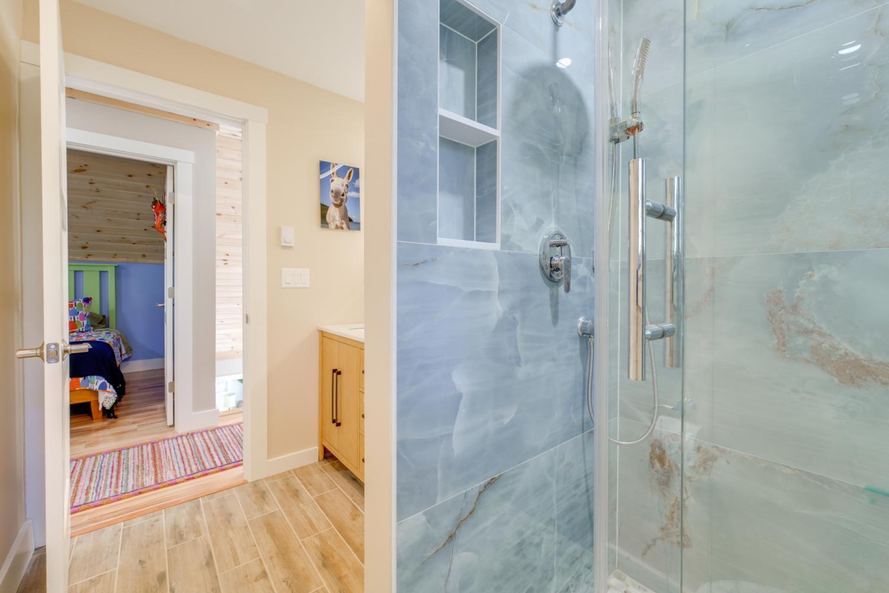 Beaches, Golf and More Family Home on Frye Island!