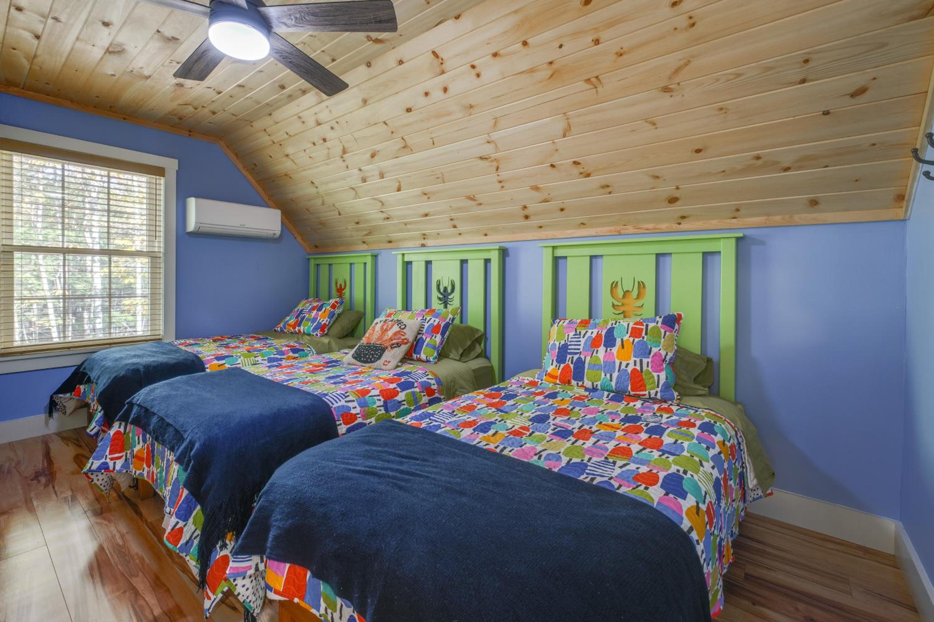 Beaches, Golf and More Family Home on Frye Island!