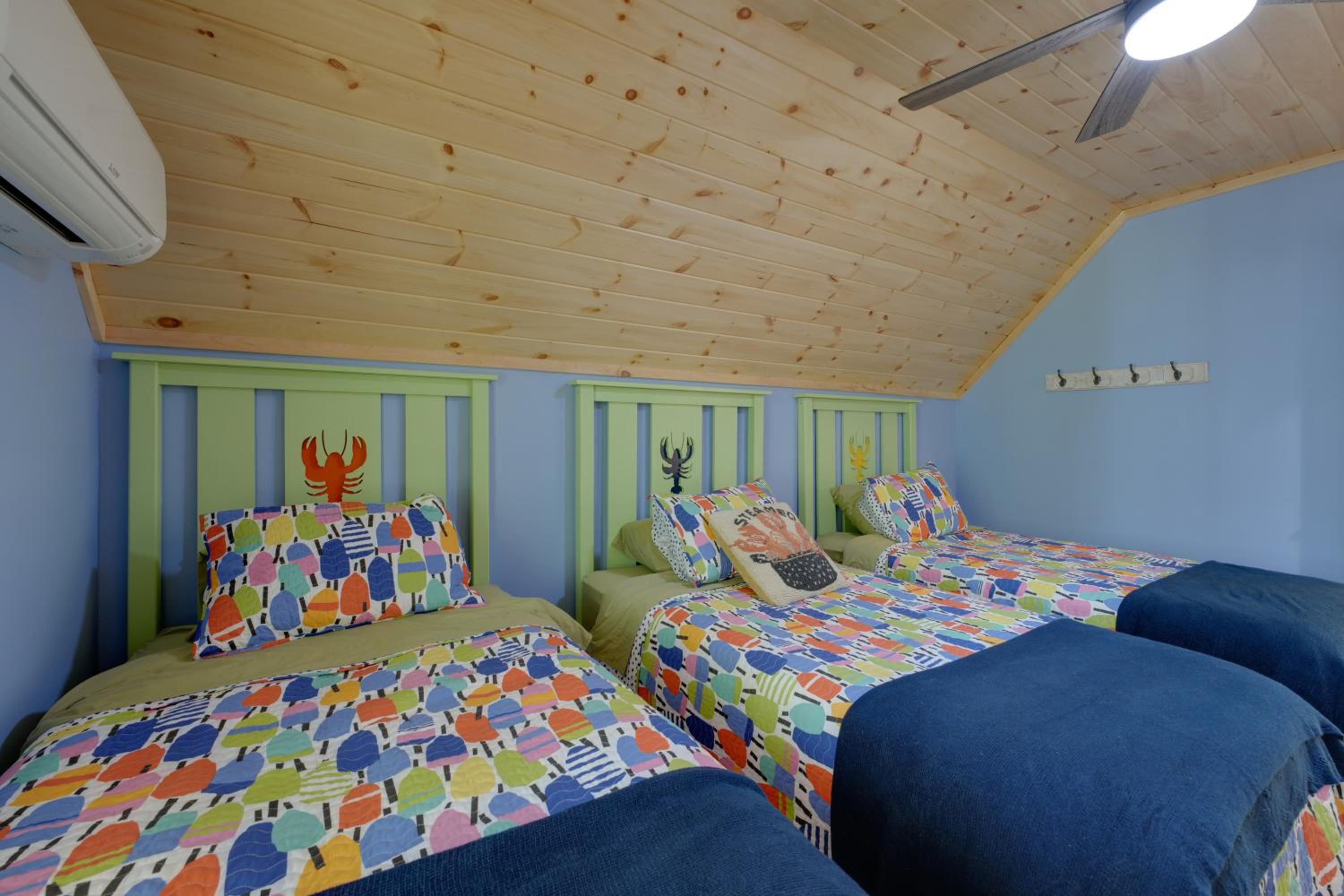 Beaches, Golf and More Family Home on Frye Island!