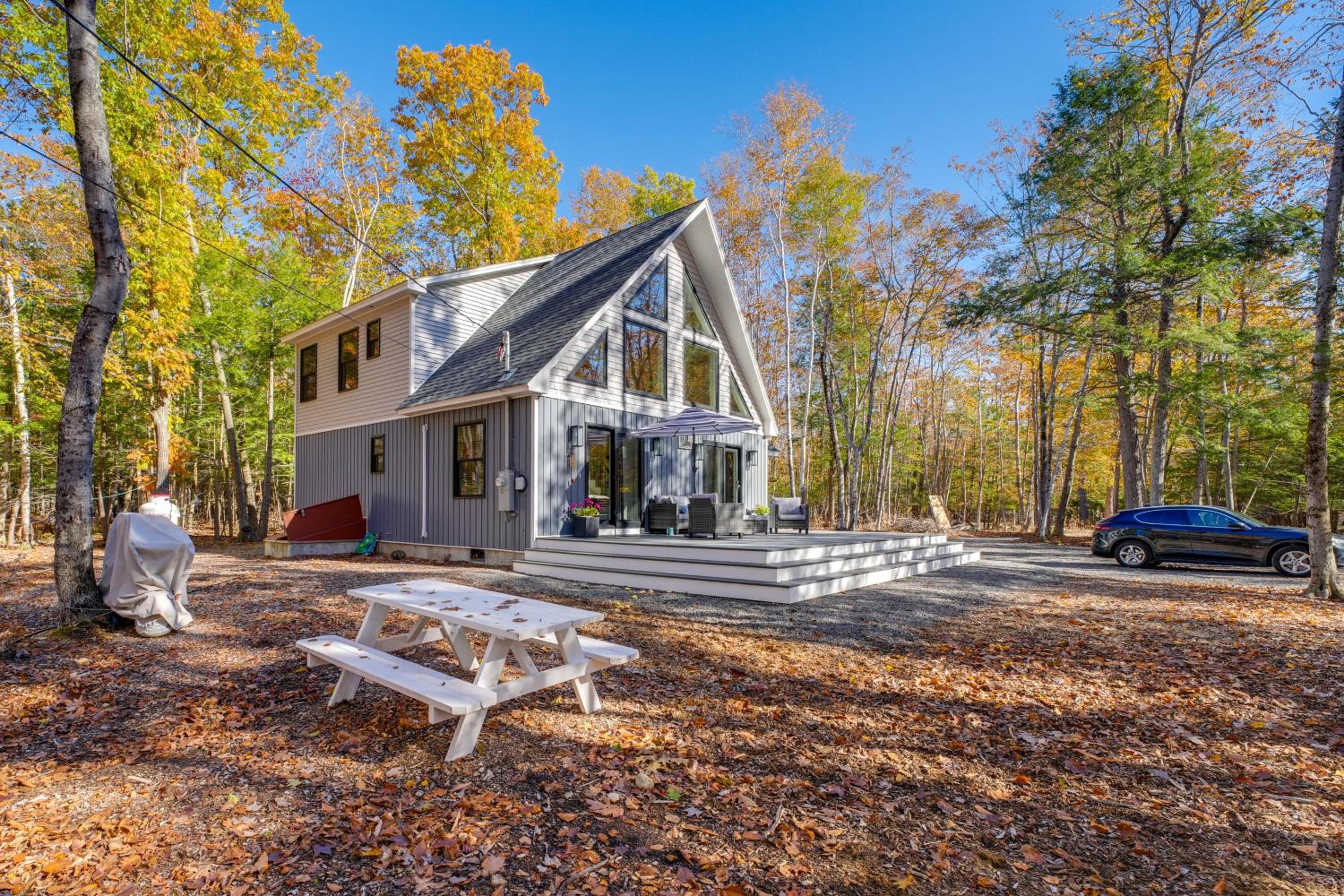 Beaches, Golf and More Family Home on Frye Island!
