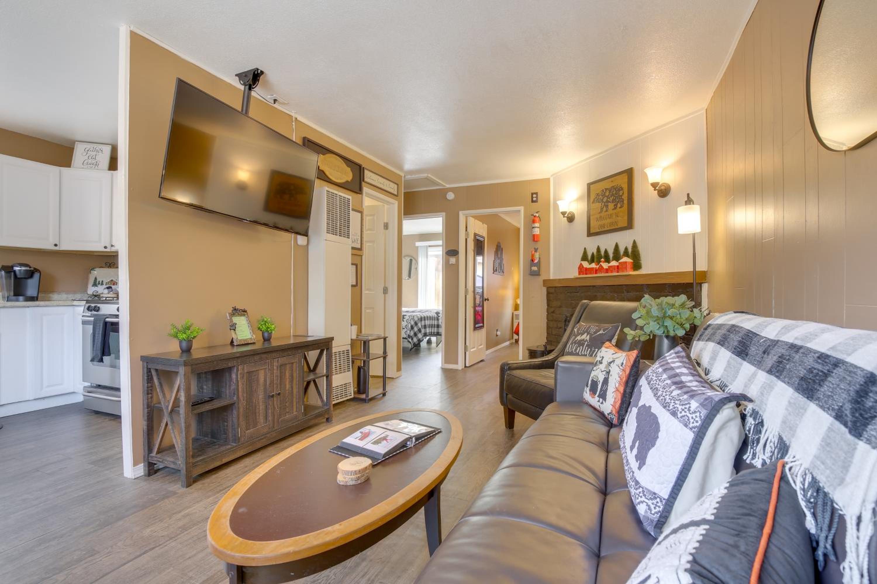 Big Bear Ski Hideaway! Cozy Cabin with Fenced Yard