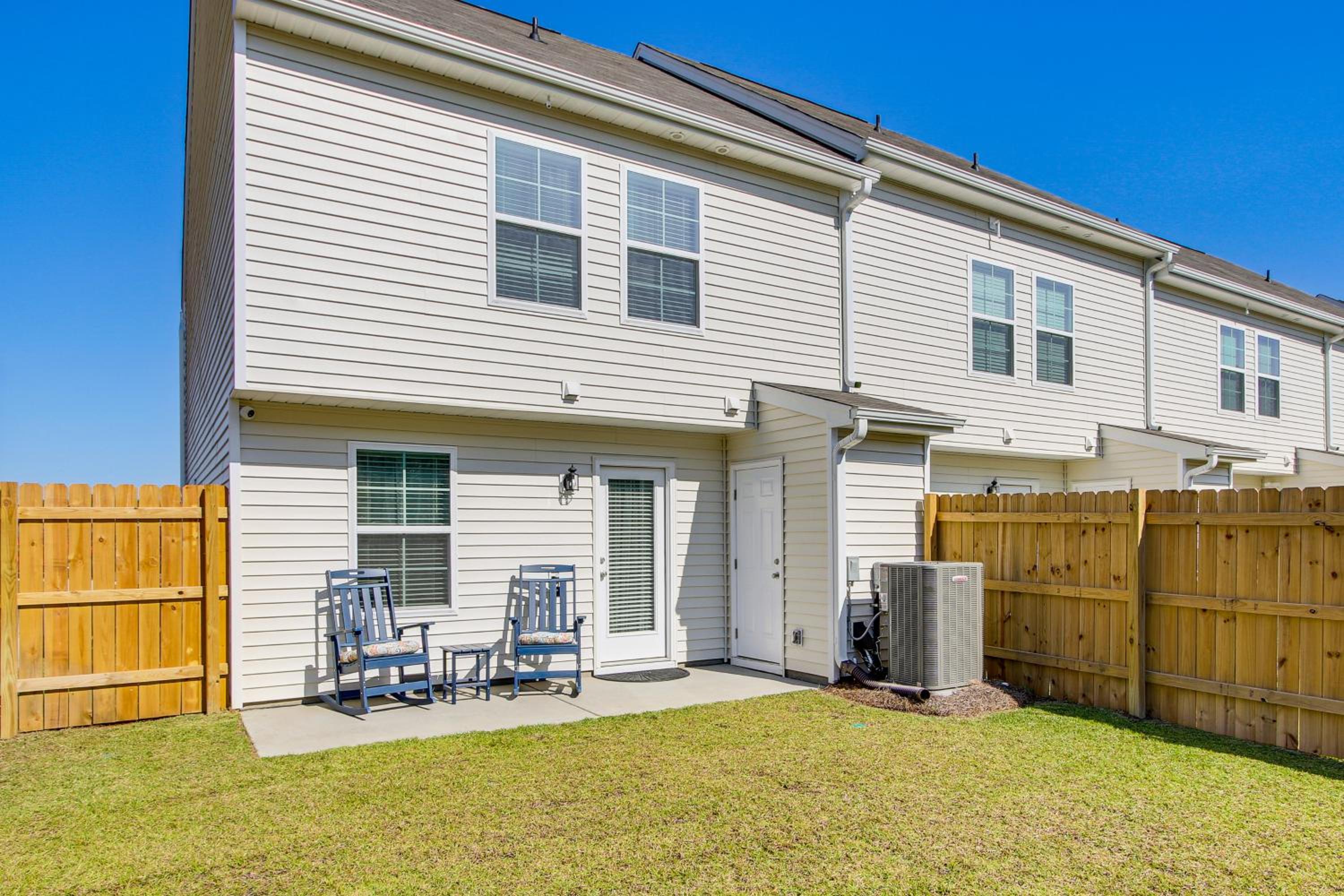 Private Yard Family Hideaway 9 Mi to Fort Jackson