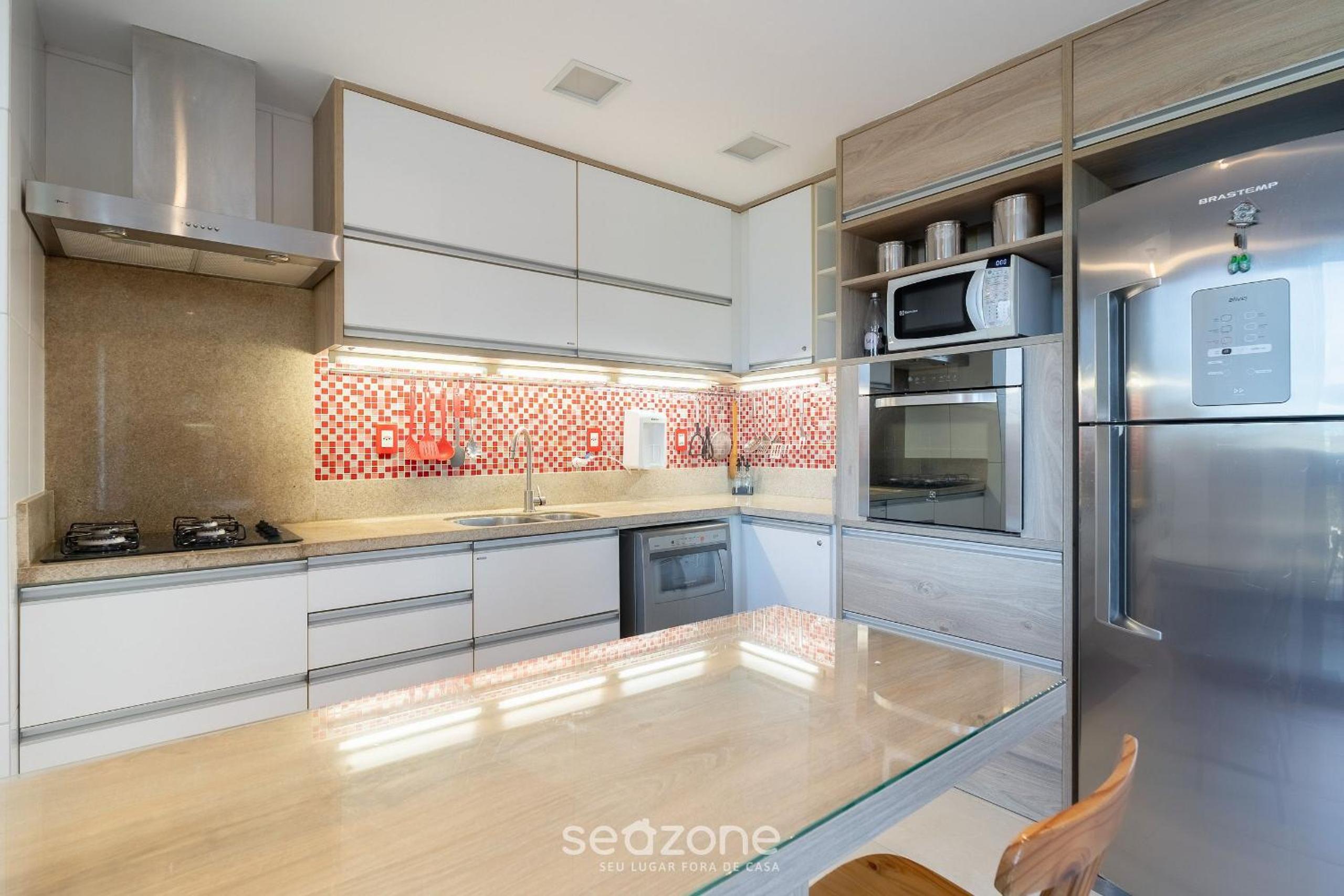 Apt w/ gourmet balcony 300m from Beach CMS0202