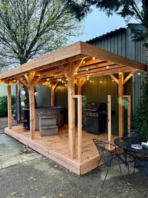 Holiday Home de Binnengouw incl Hottub
