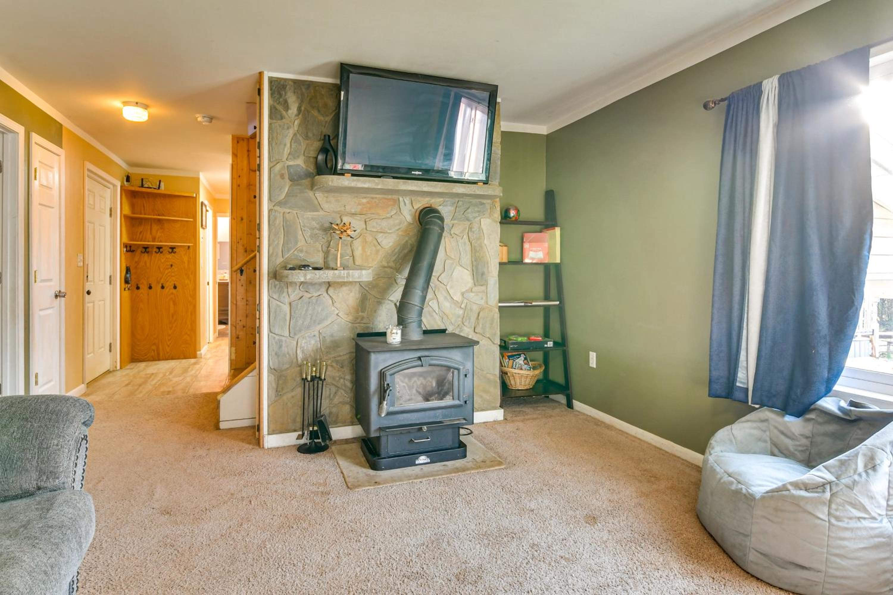 Blue Ridge Foothills Hideaway Near Lake James