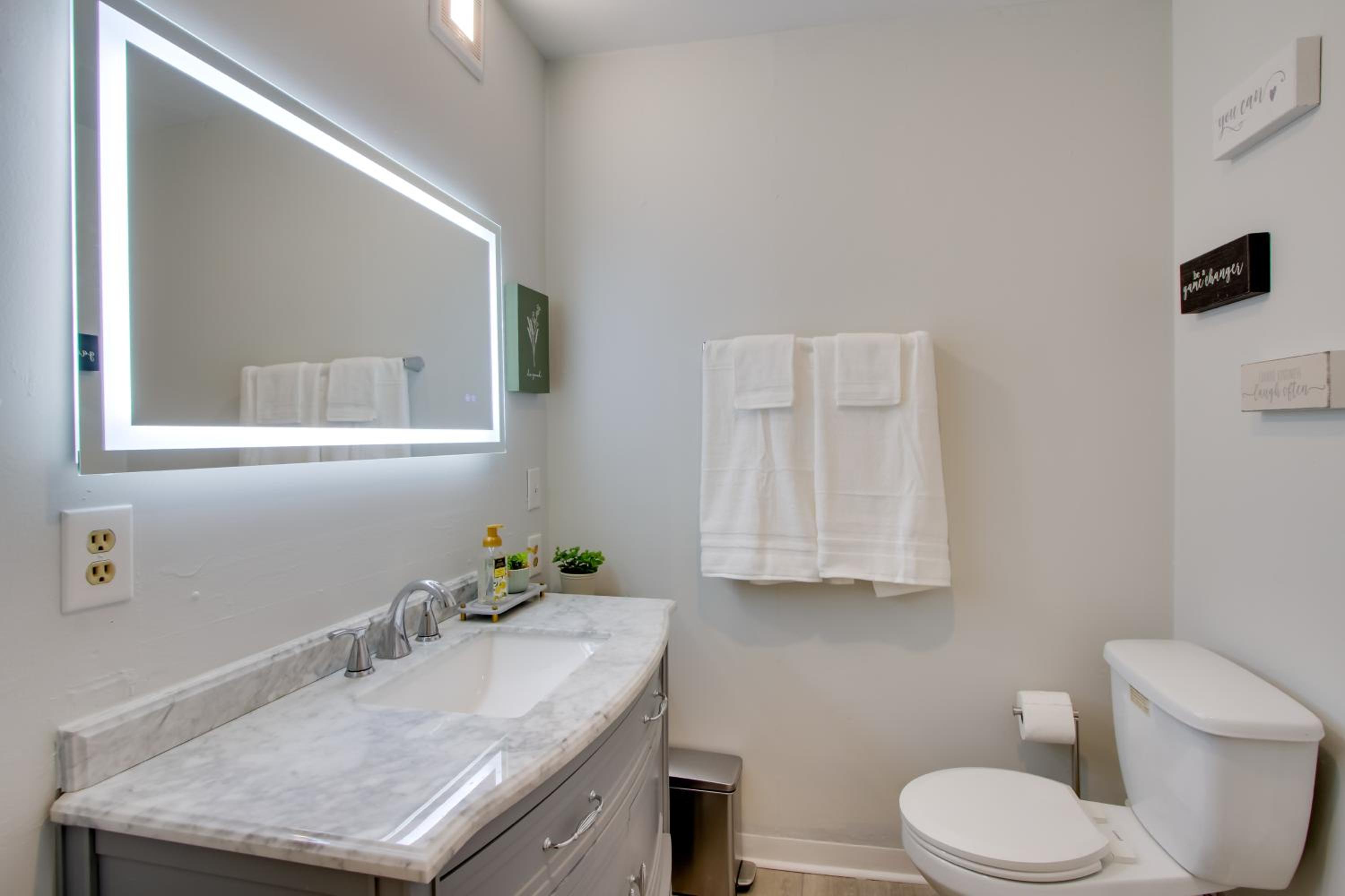 Peaceful Country Apt Extended Stays Welcome!