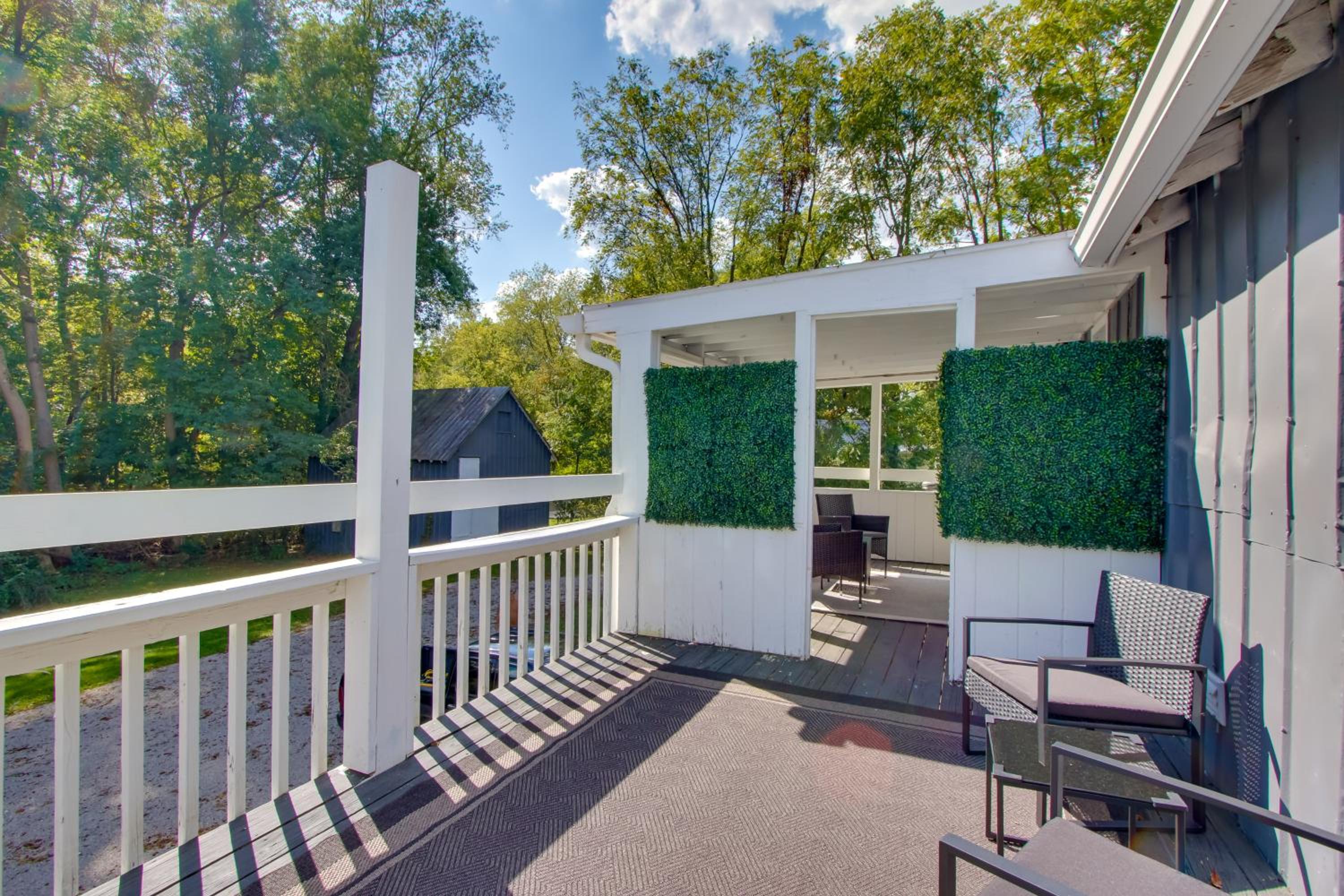 Peaceful Country Apt Extended Stays Welcome!