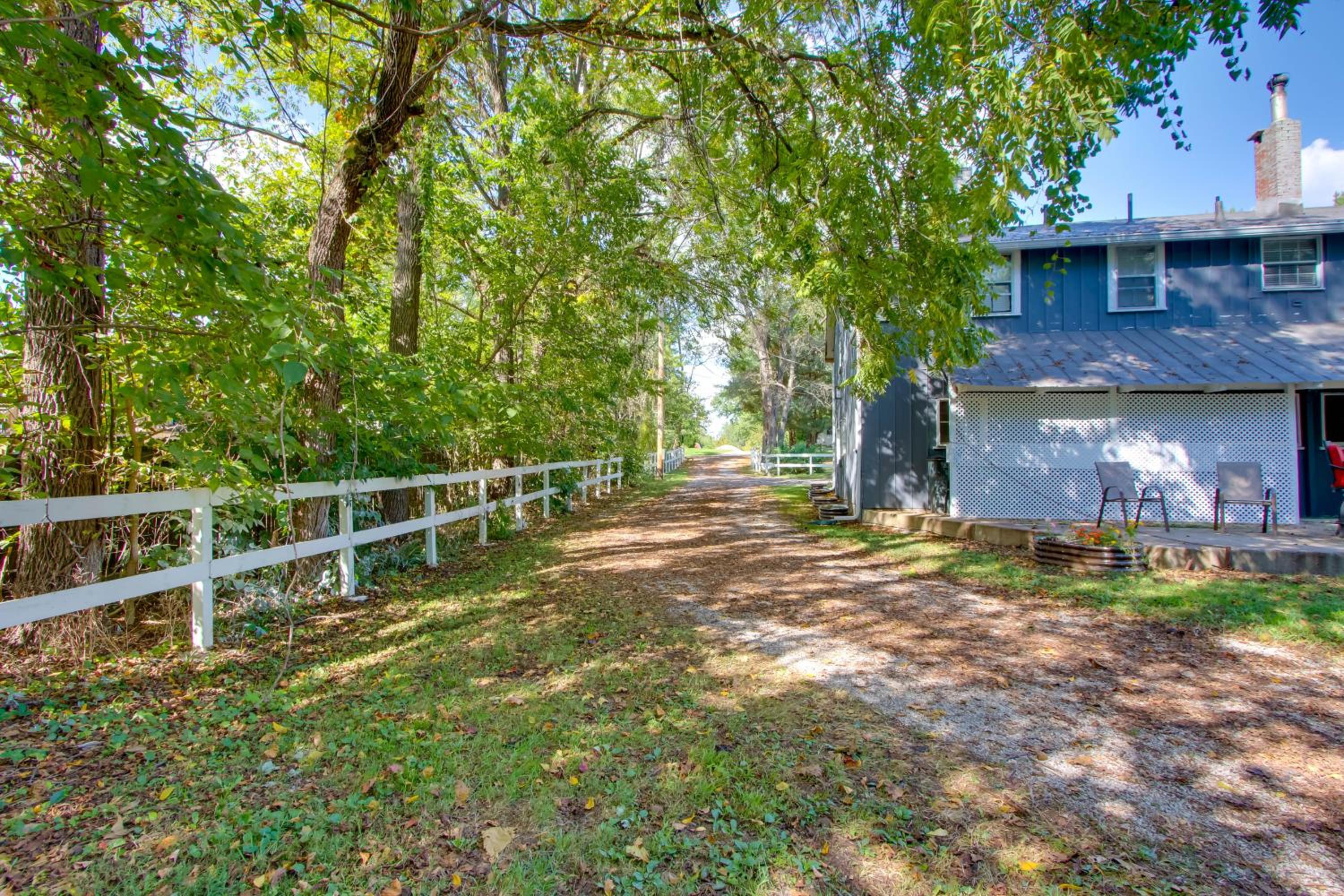 Peaceful Country Apt Extended Stays Welcome!
