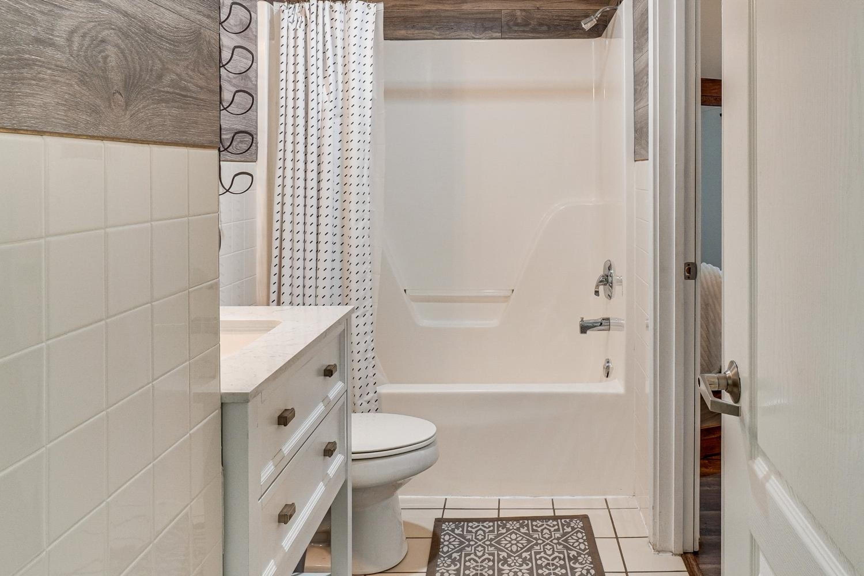 2 Mi to Dollywood! Golfview Resort Condo with Pools