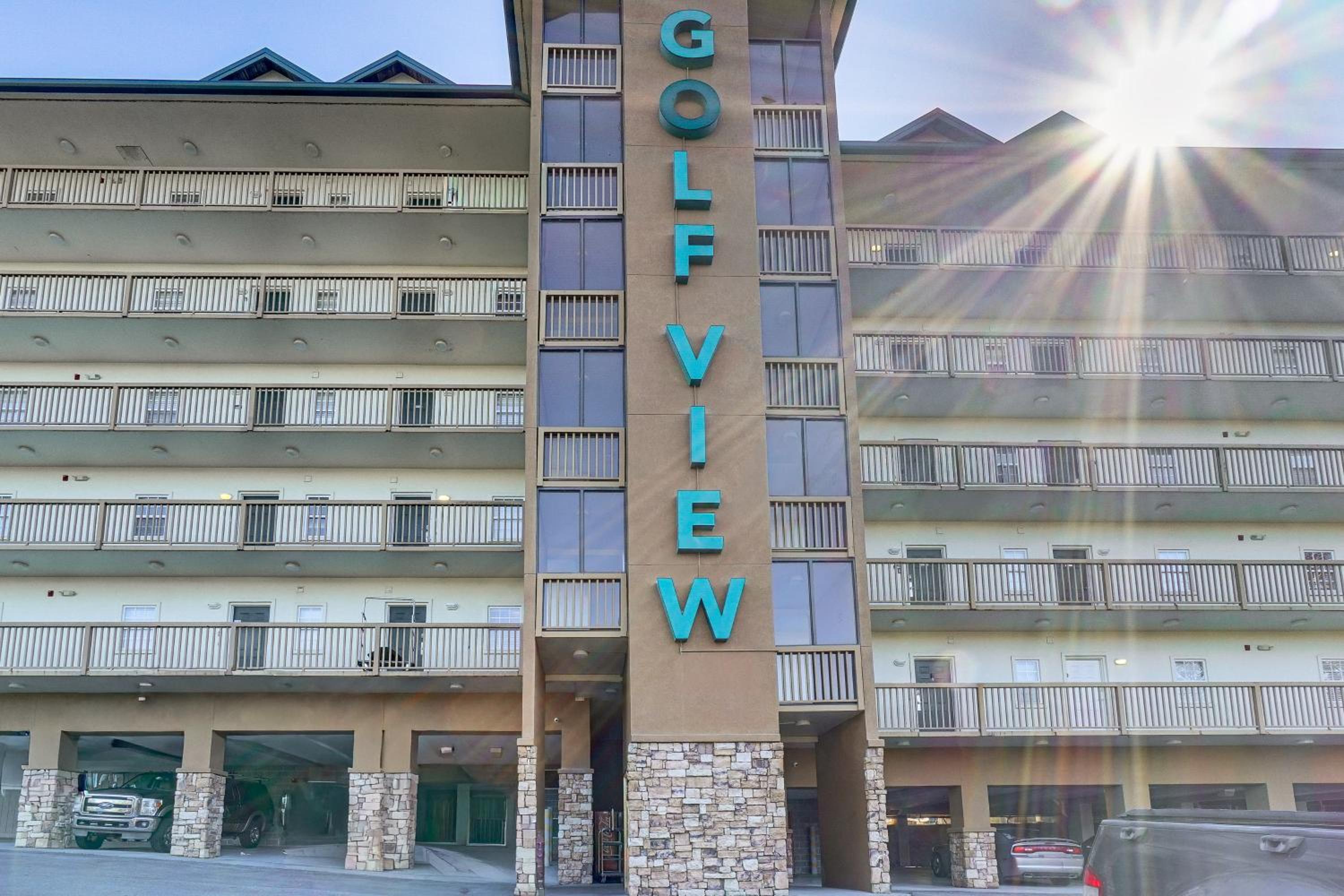 2 Mi to Dollywood! Golfview Resort Condo with Pools