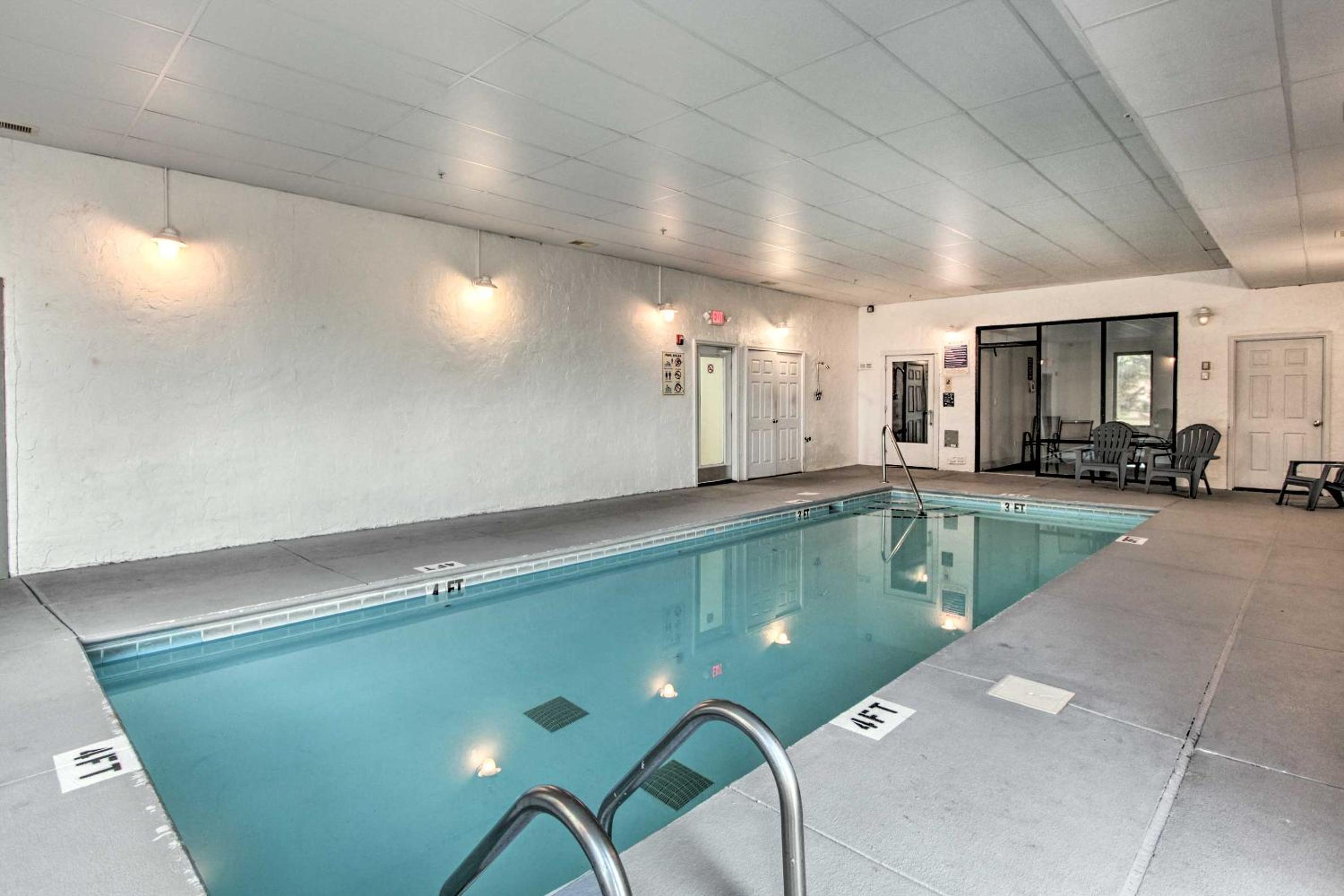 2 Mi to Dollywood! Golfview Resort Condo with Pools