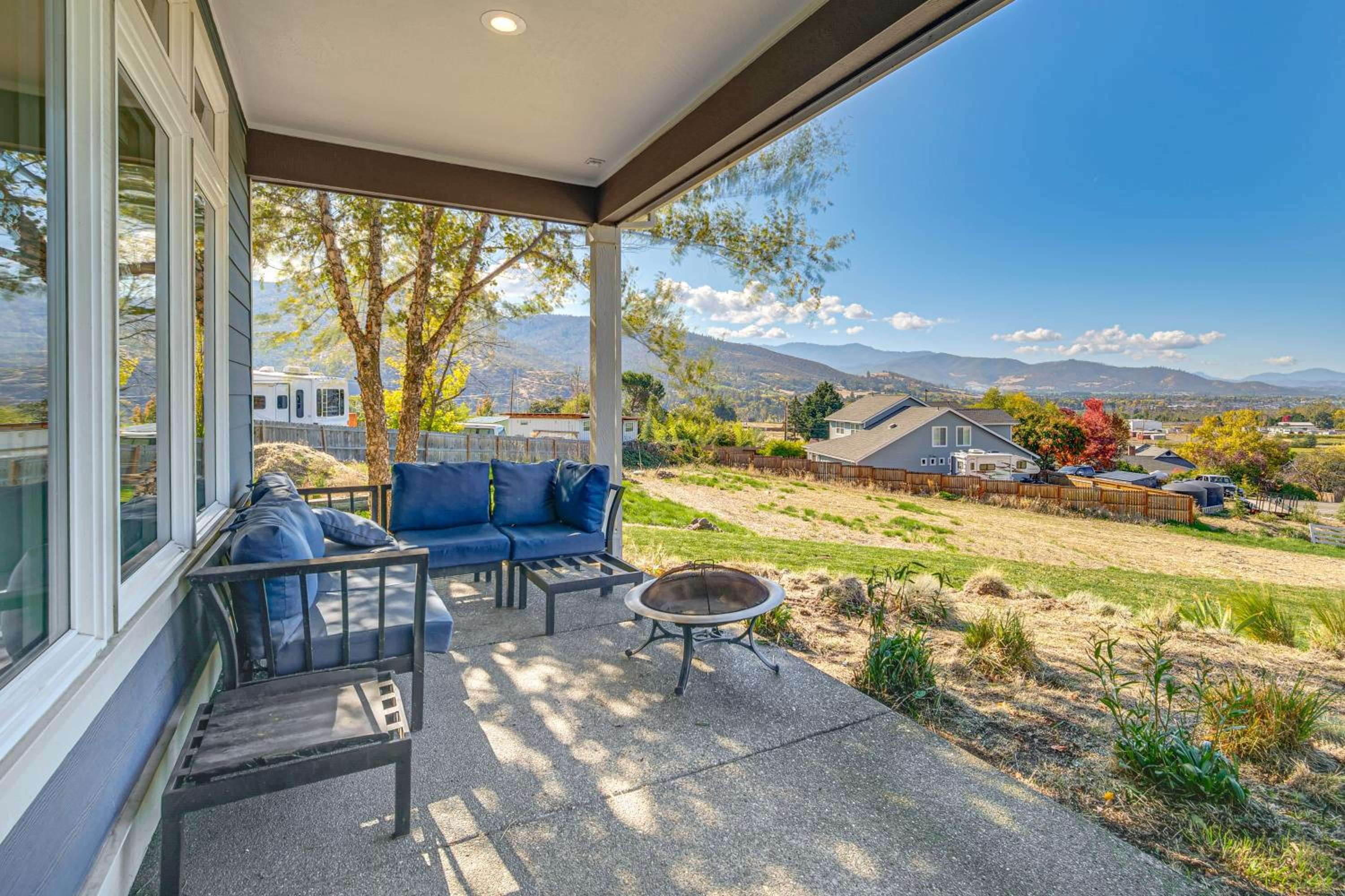 Private Pool and Mtn Views Stunning Ashland Home