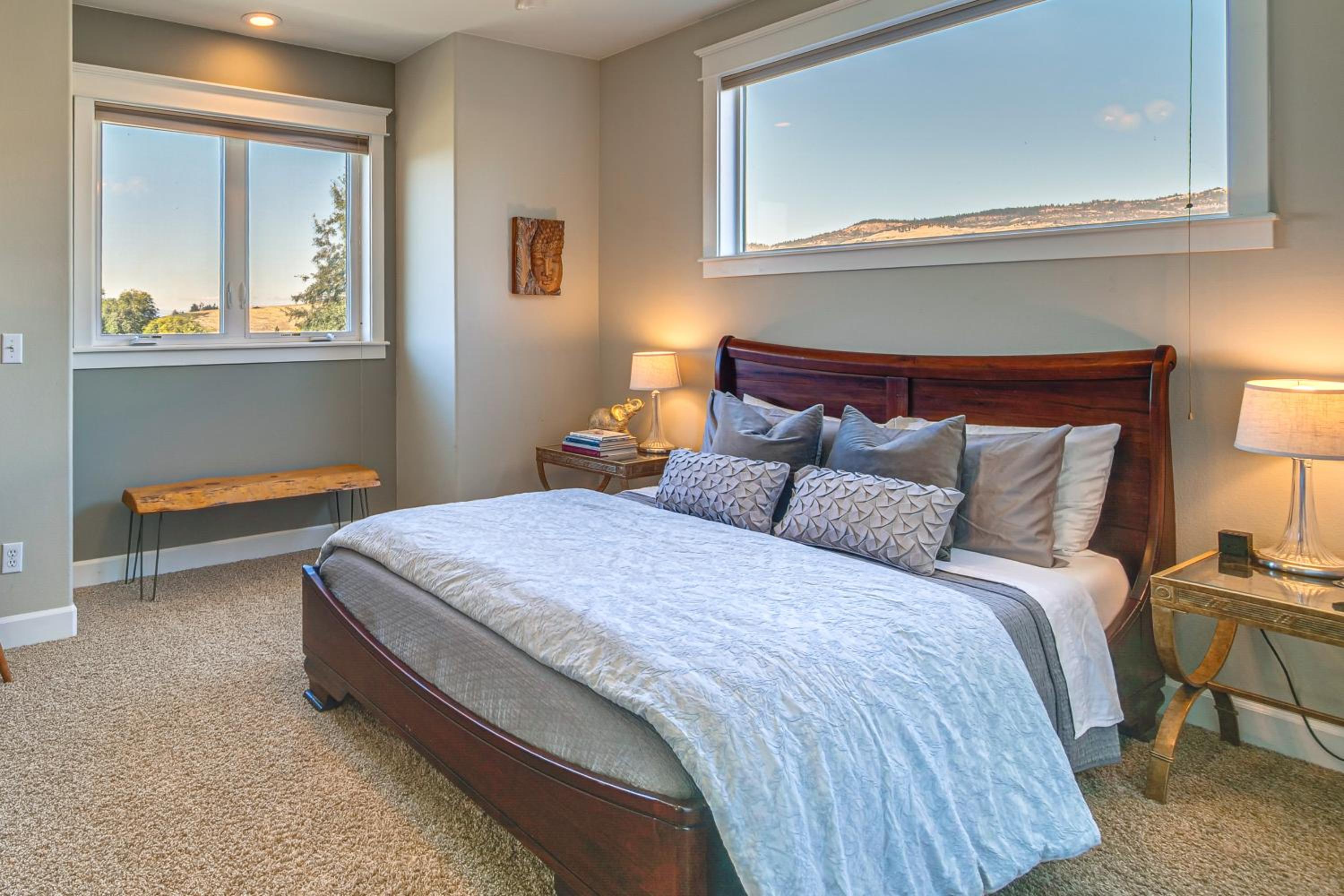 Private Pool and Mtn Views Stunning Ashland Home